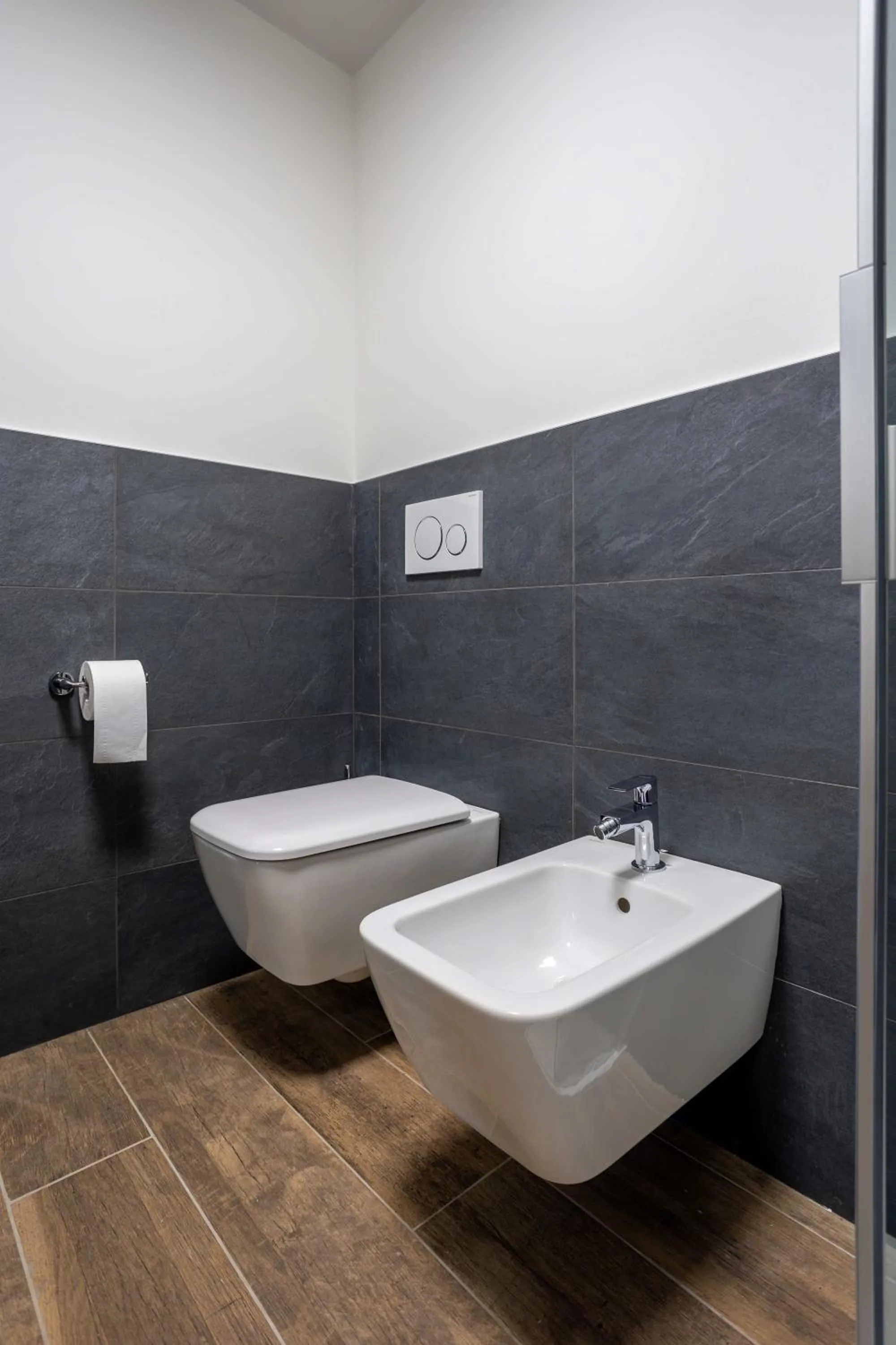 Toilet in Hotel Loredana