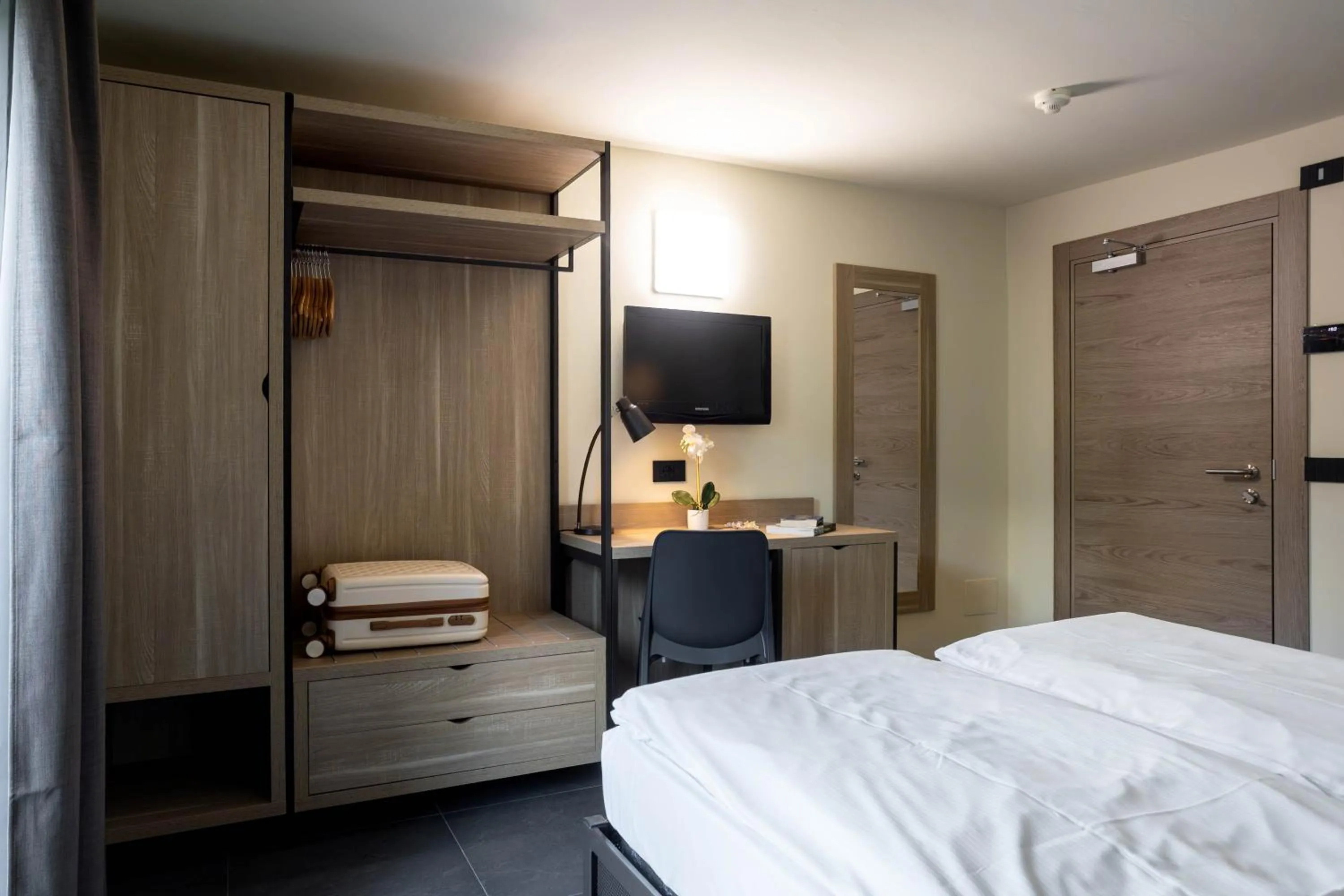 TV and multimedia, Bed in Hotel Loredana