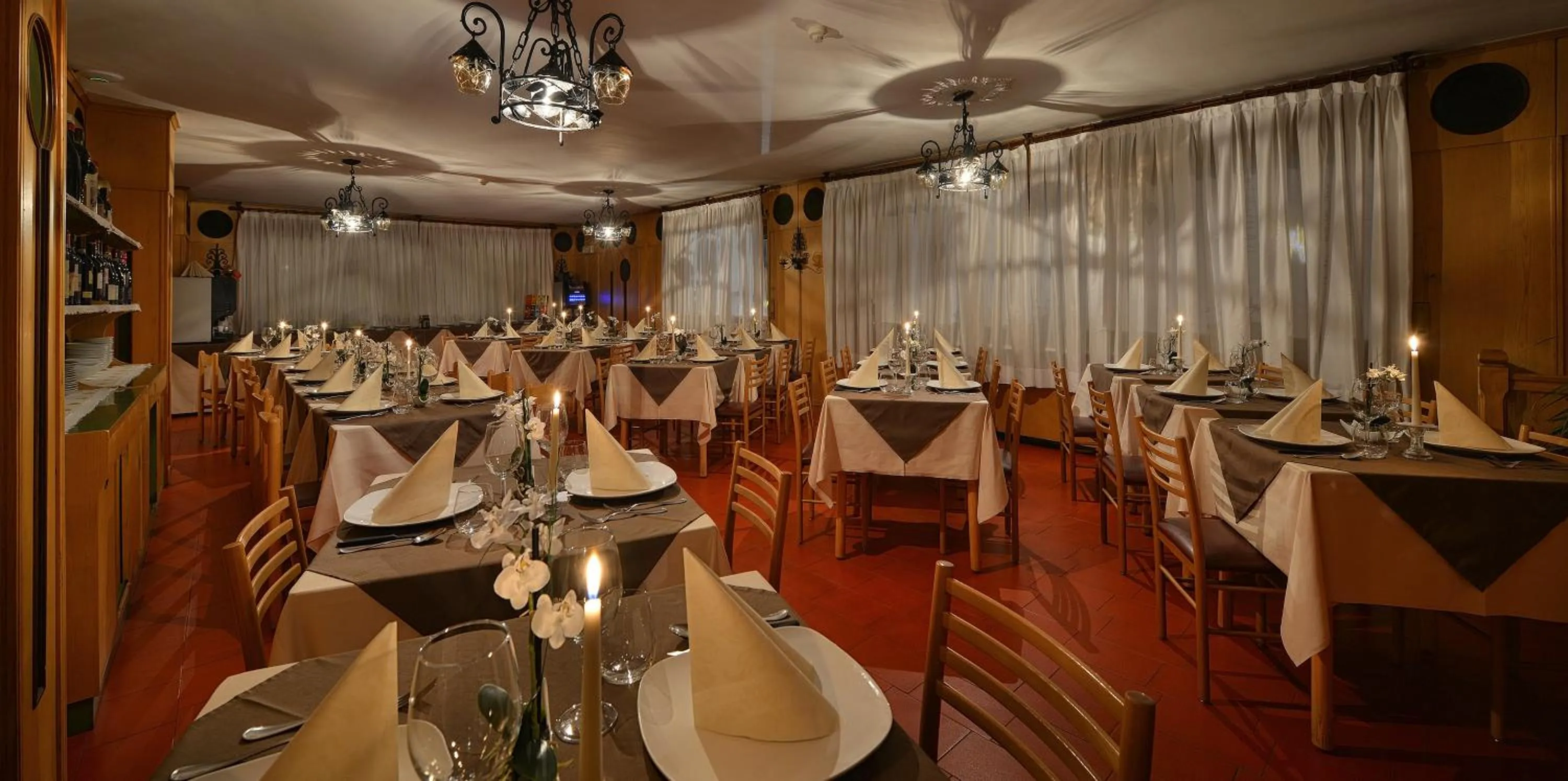 Restaurant/places to eat in Hotel Loredana