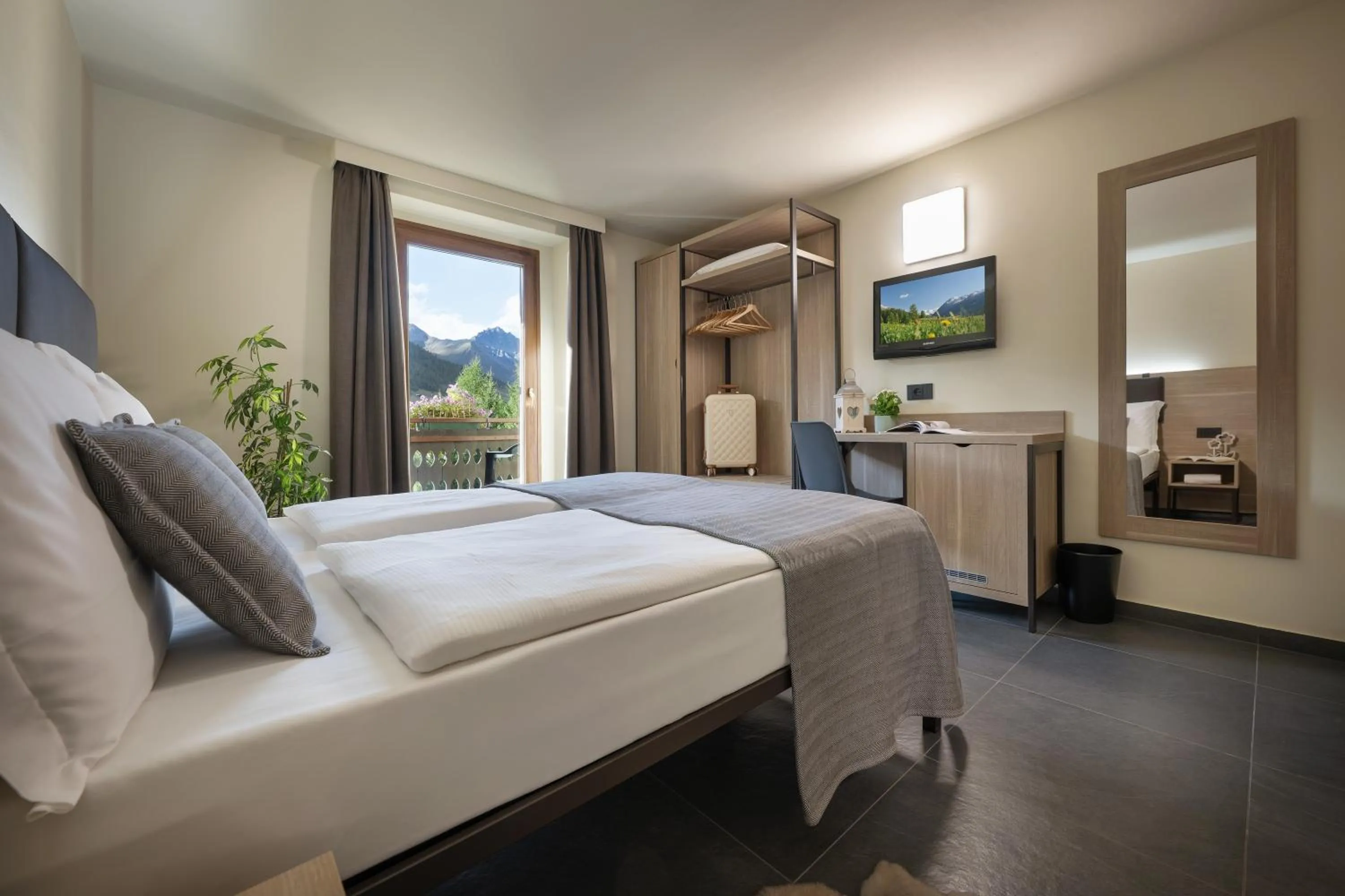 Bedroom, Bed in Hotel Loredana