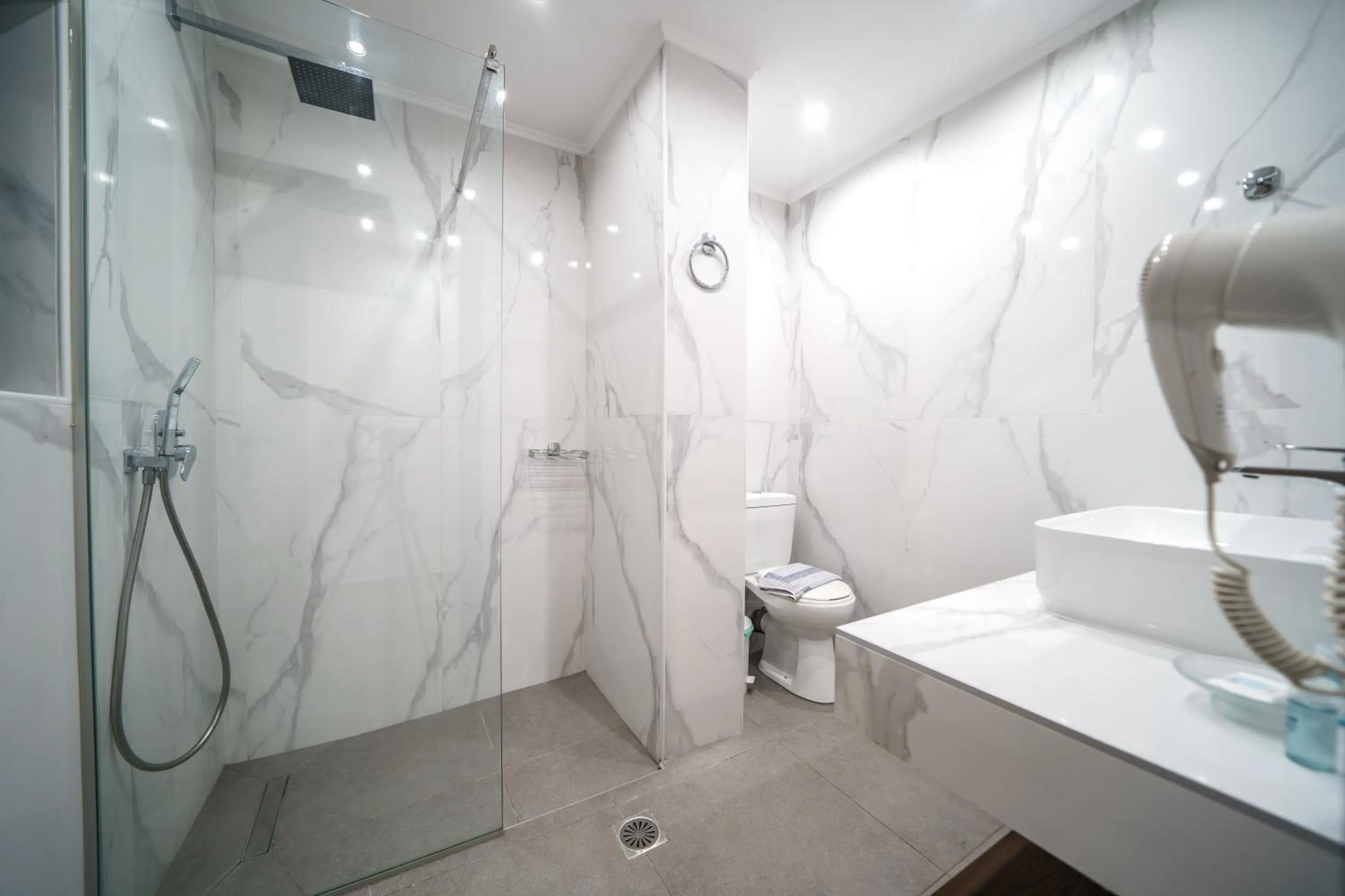 Property building in Amalia Apartments