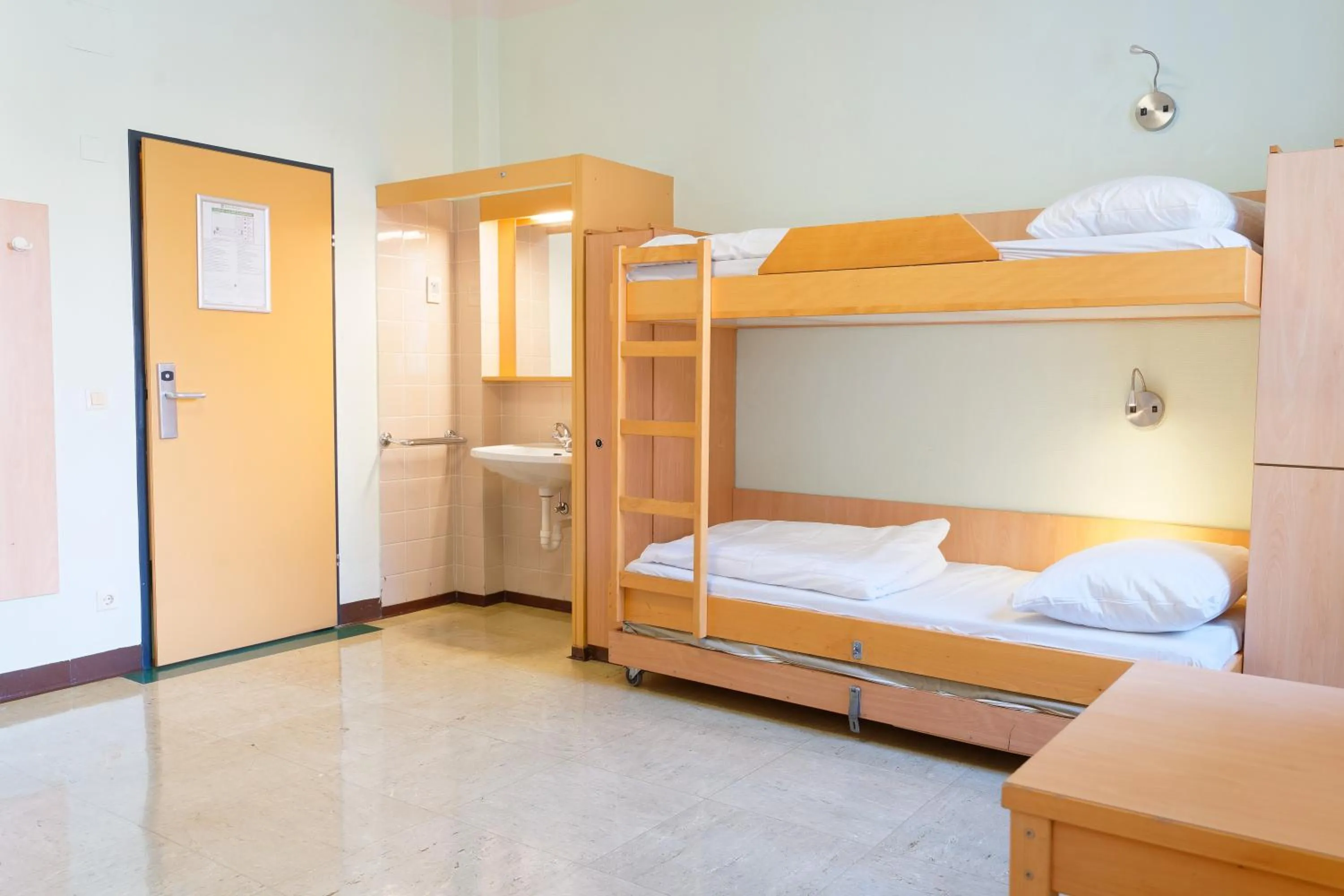 Bed in Jugendgästehaus Brigittenau &Brigittenau Youth Palace