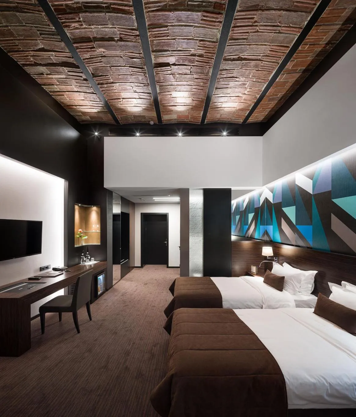 Photo of the whole room, Bed in BANKHOTEL