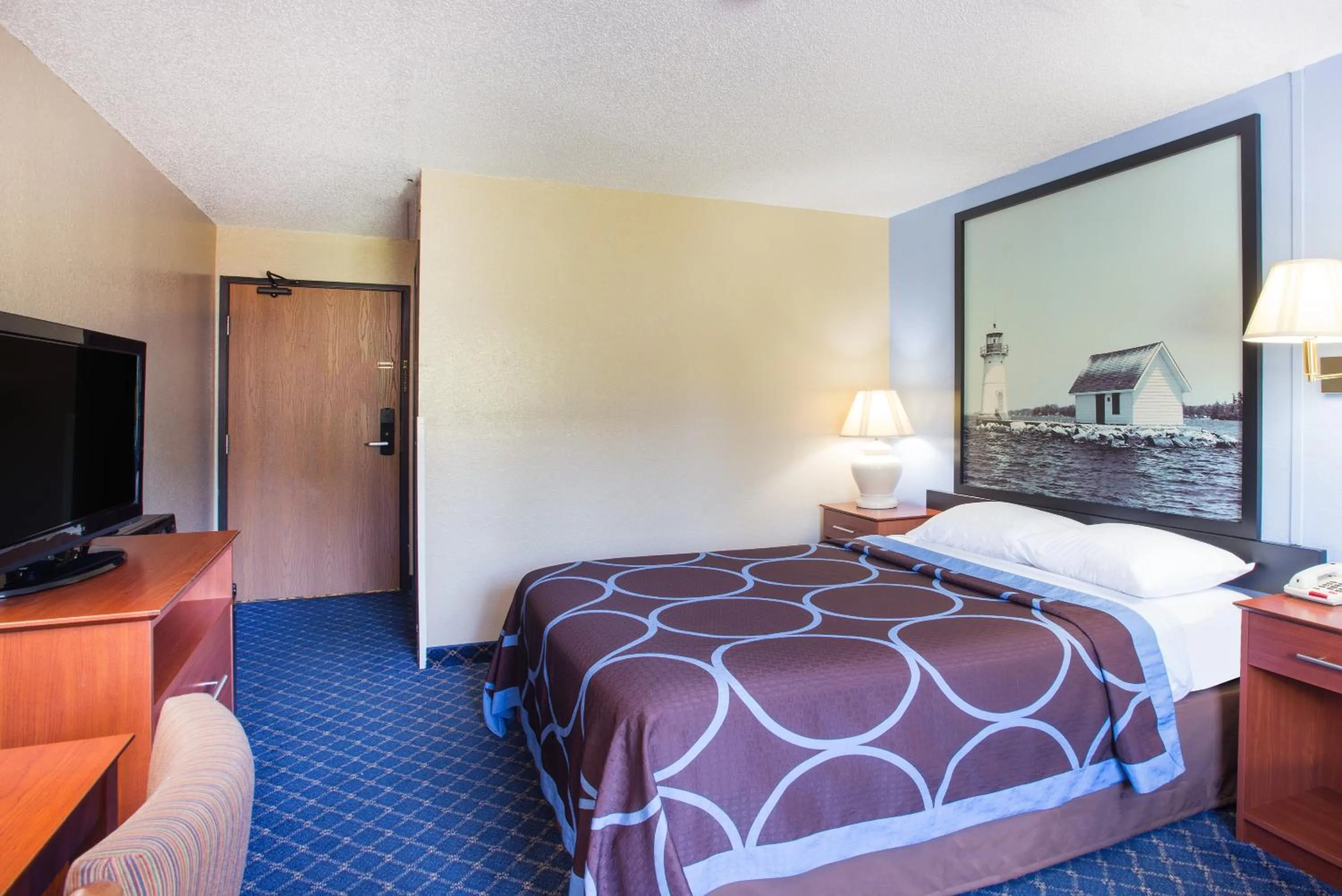 Photo of the whole room, Bed in Super 8 by Wyndham Massena NY