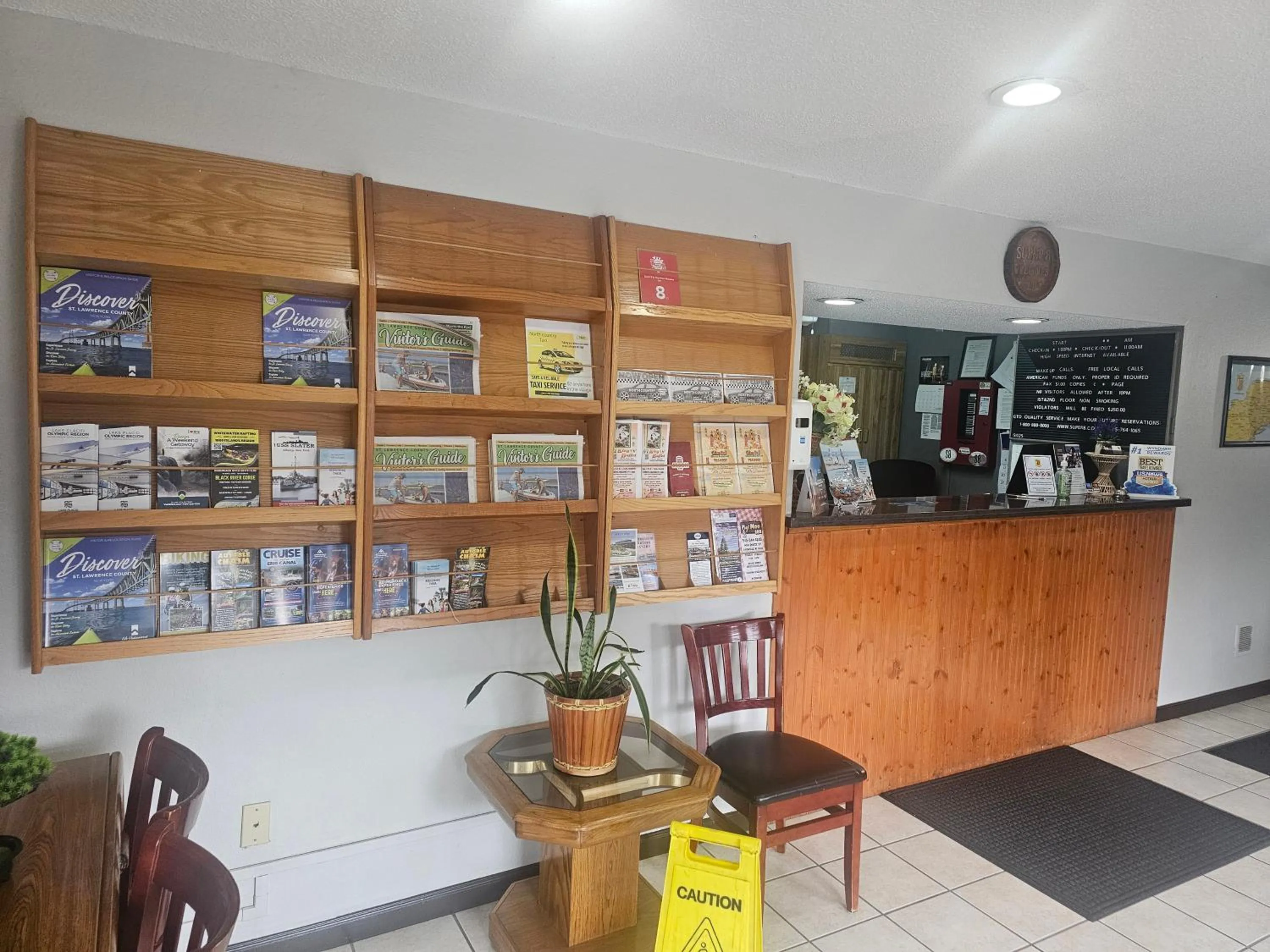 Lobby or reception in Super 8 by Wyndham Massena NY