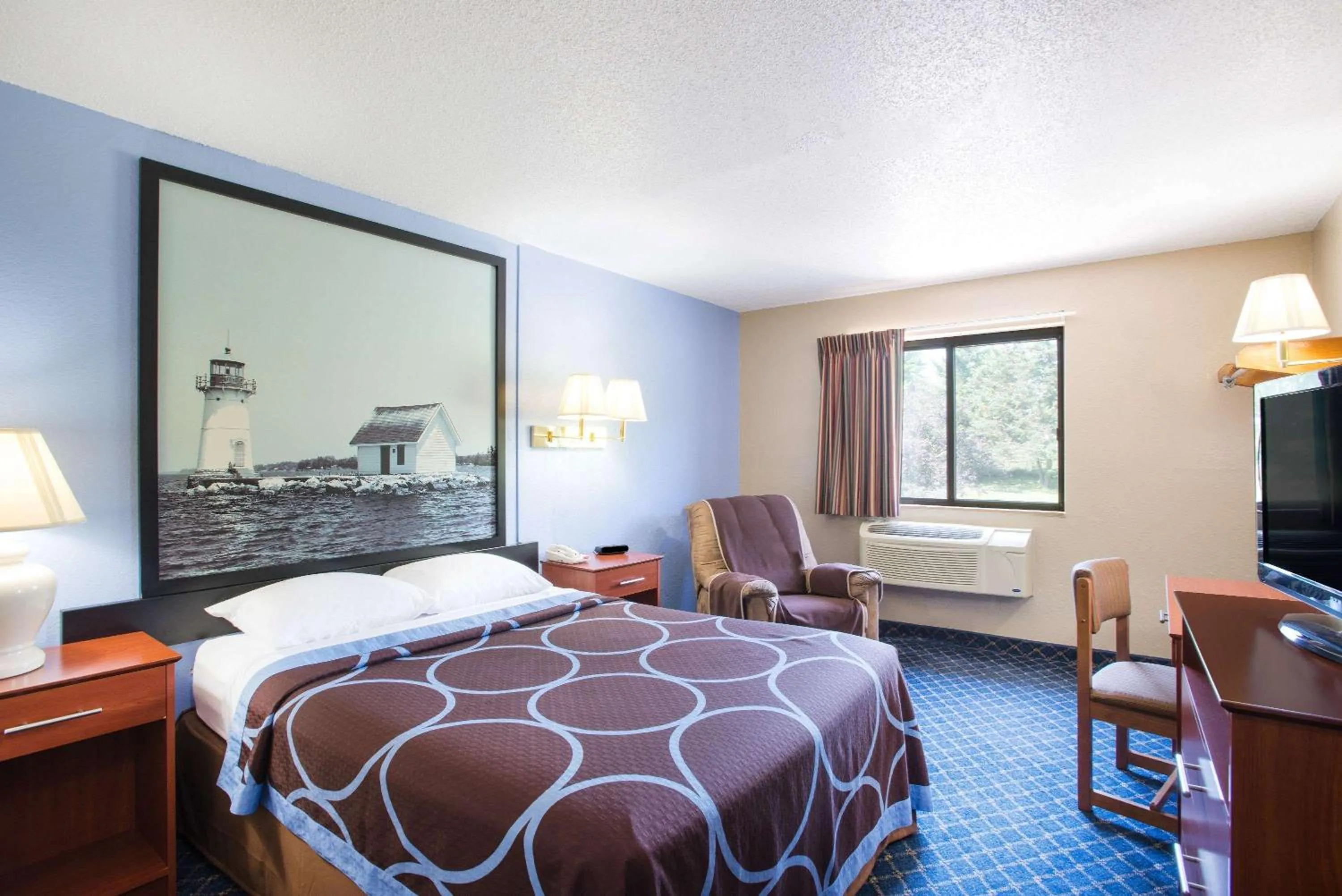 Photo of the whole room, Bed in Super 8 by Wyndham Massena NY
