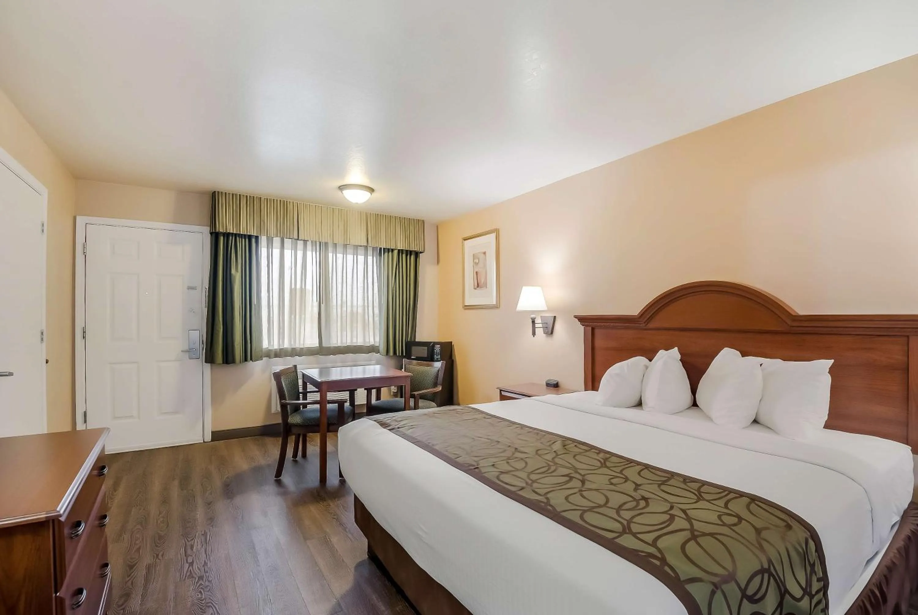 Bedroom, Bed in SureStay Hotel by Best Western Fernley