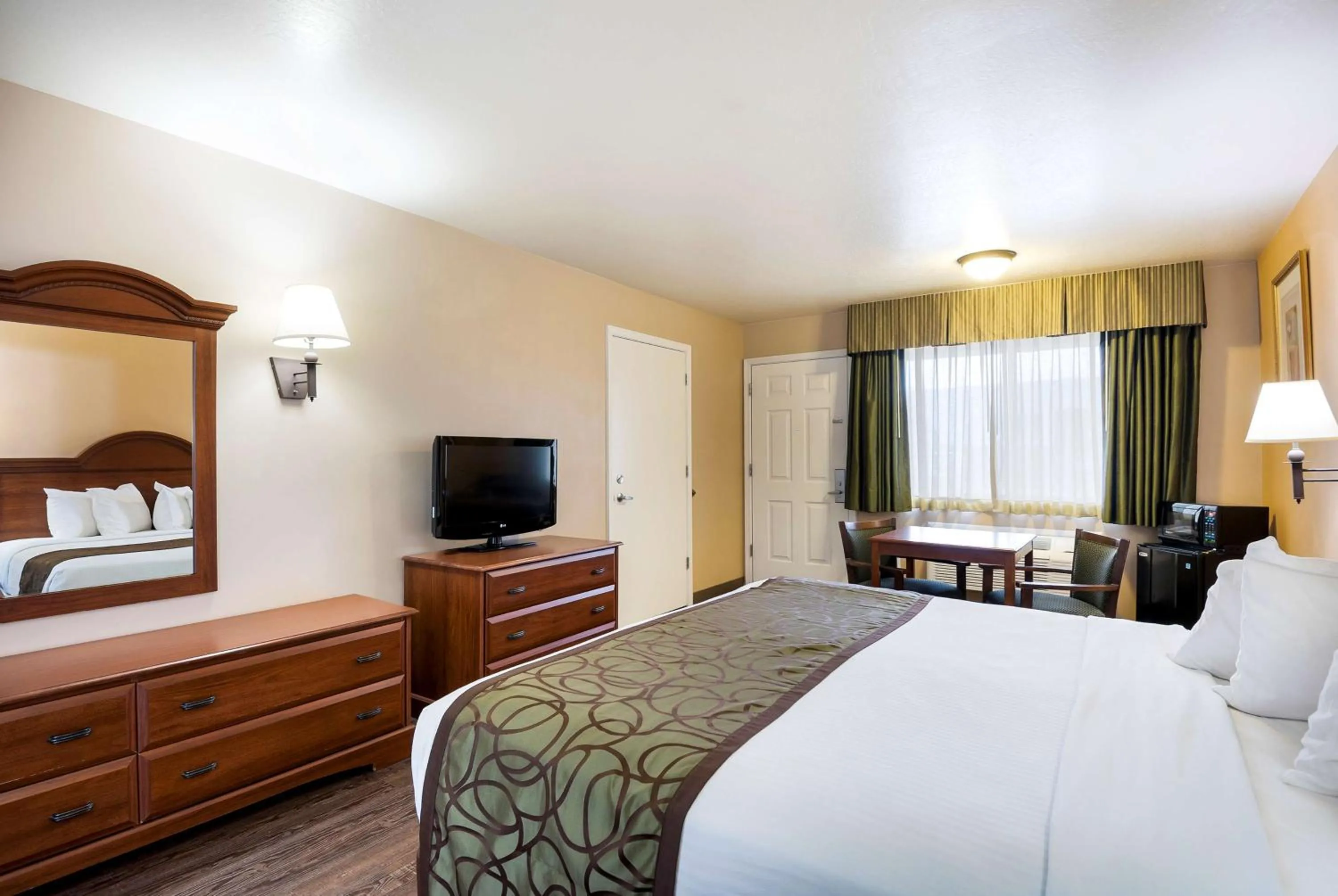 Bedroom, Bed in SureStay Hotel by Best Western Fernley