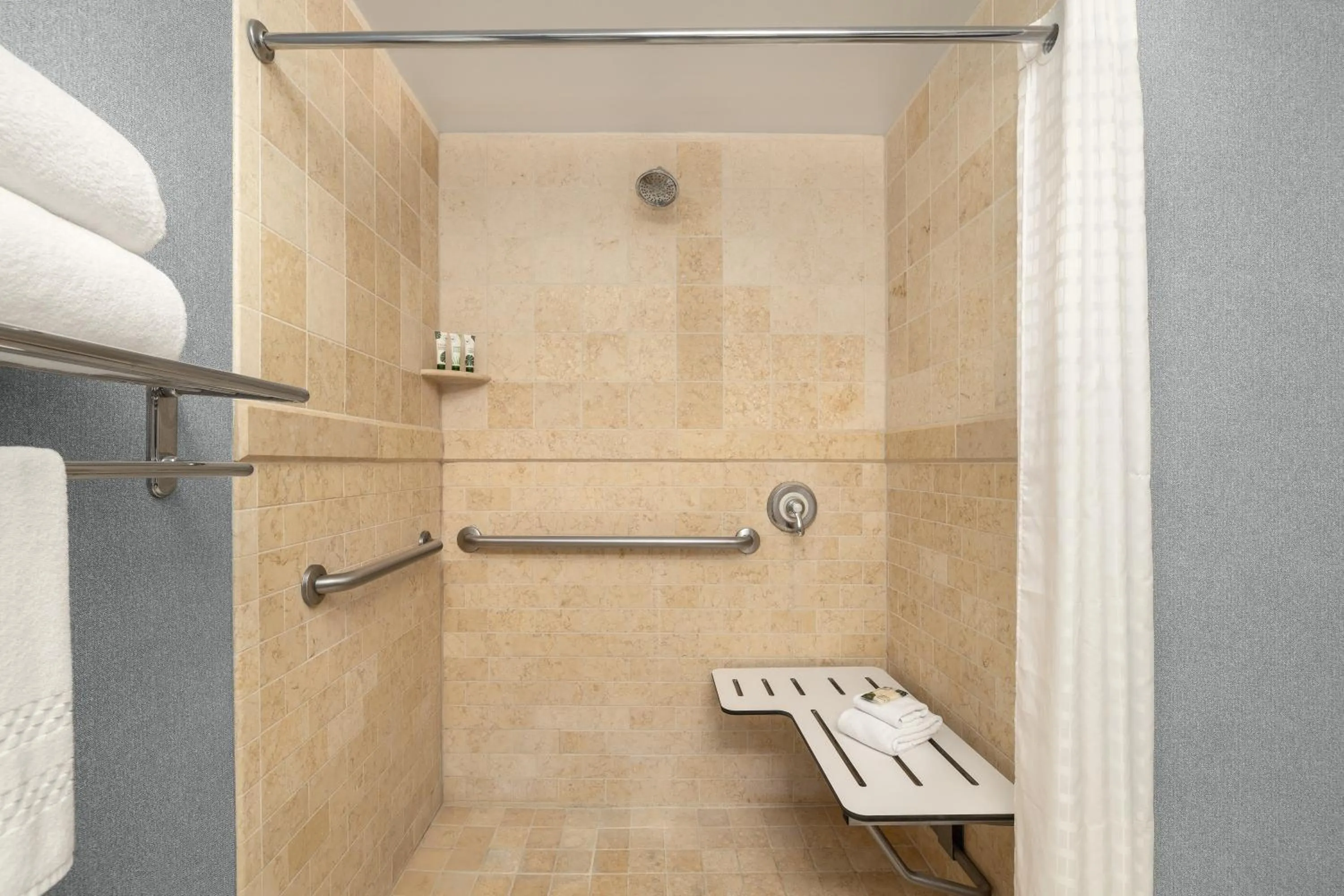 Shower in The Abbey Resort