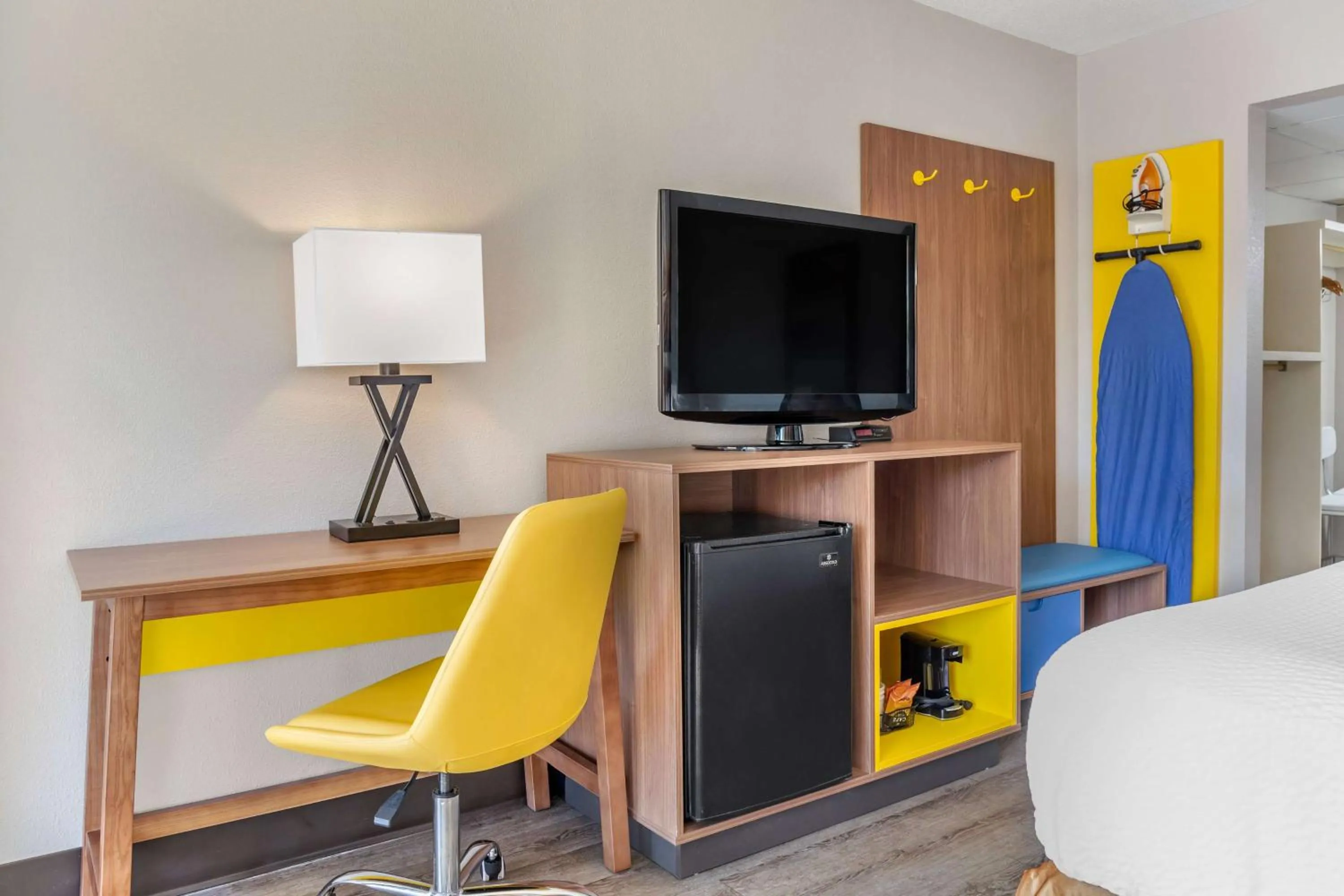 Photo of the whole room, Bed in Days Inn & Suites by Wyndham Rocky Mount Golden East