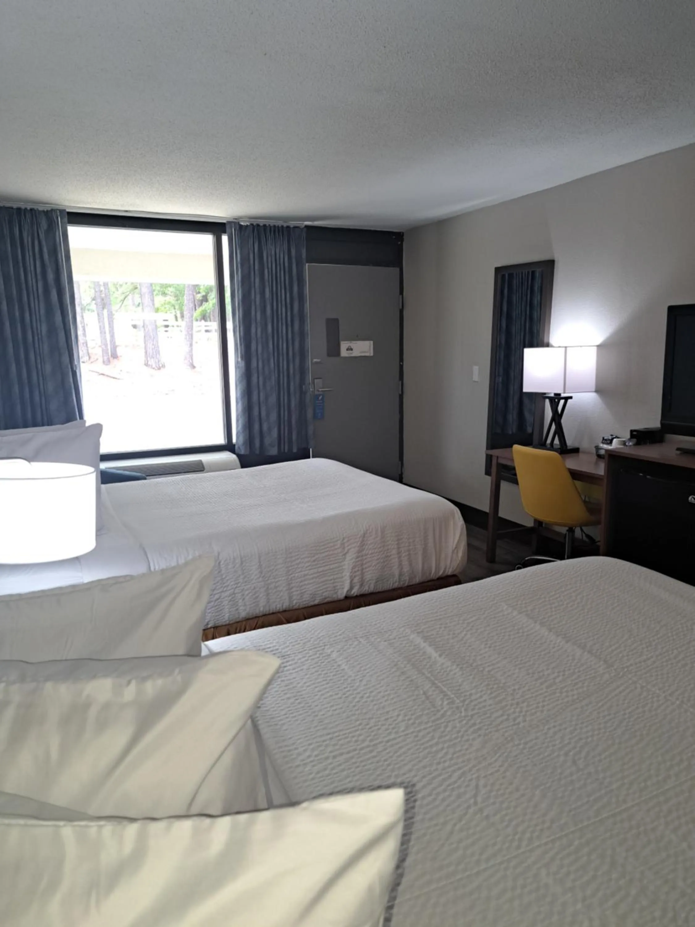 Bedroom, Bed in Days Inn & Suites by Wyndham Rocky Mount Golden East