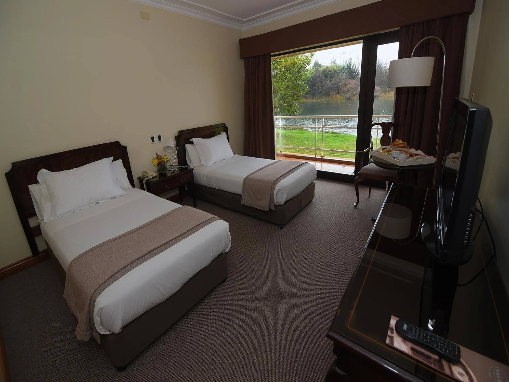 Photo of the whole room, Bed in Hotel Naguilan