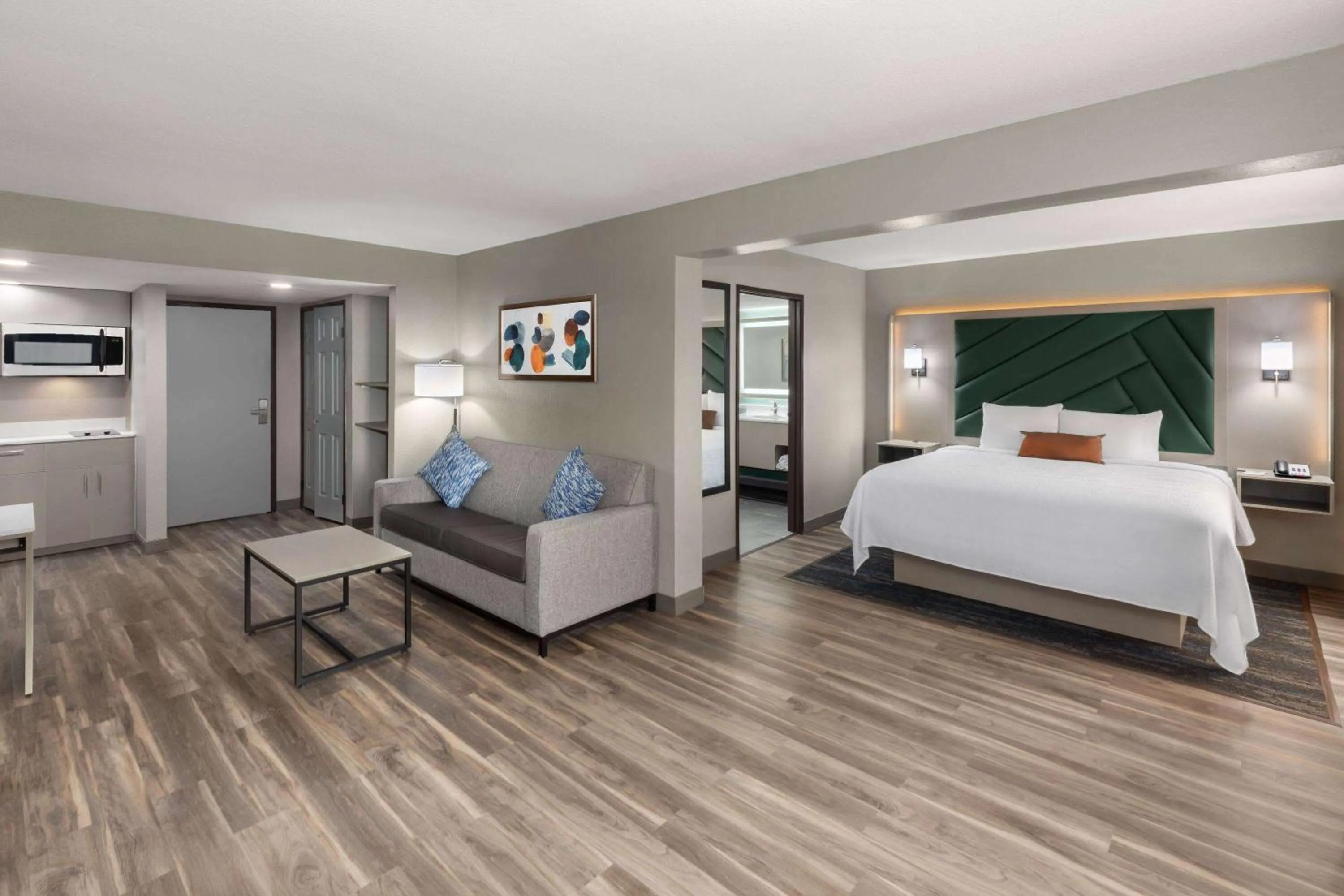 Photo of the whole room, Bed in Wingate by Wyndham Sulphur Near Lake Charles