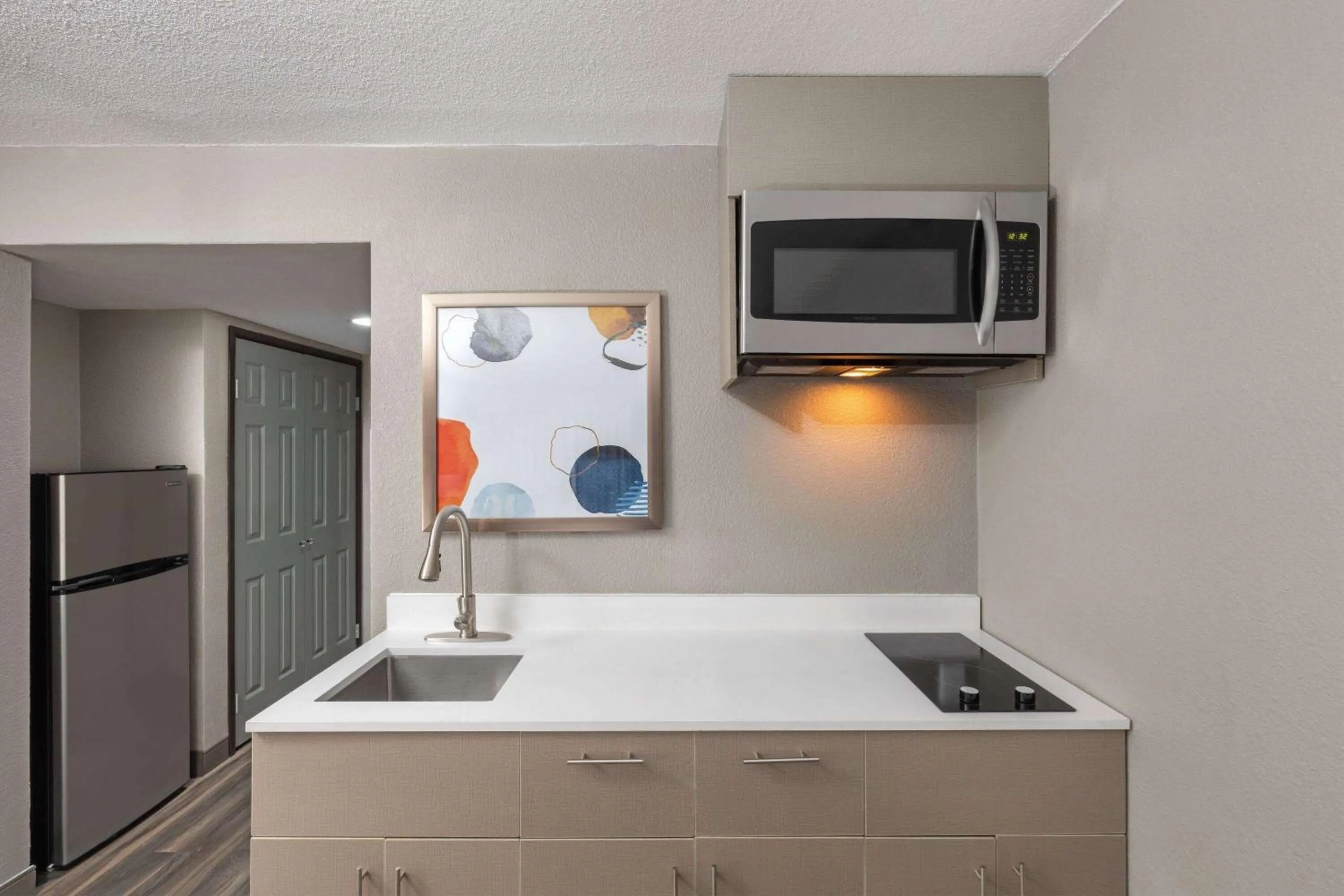 Photo of the whole room in Wingate by Wyndham Sulphur Near Lake Charles