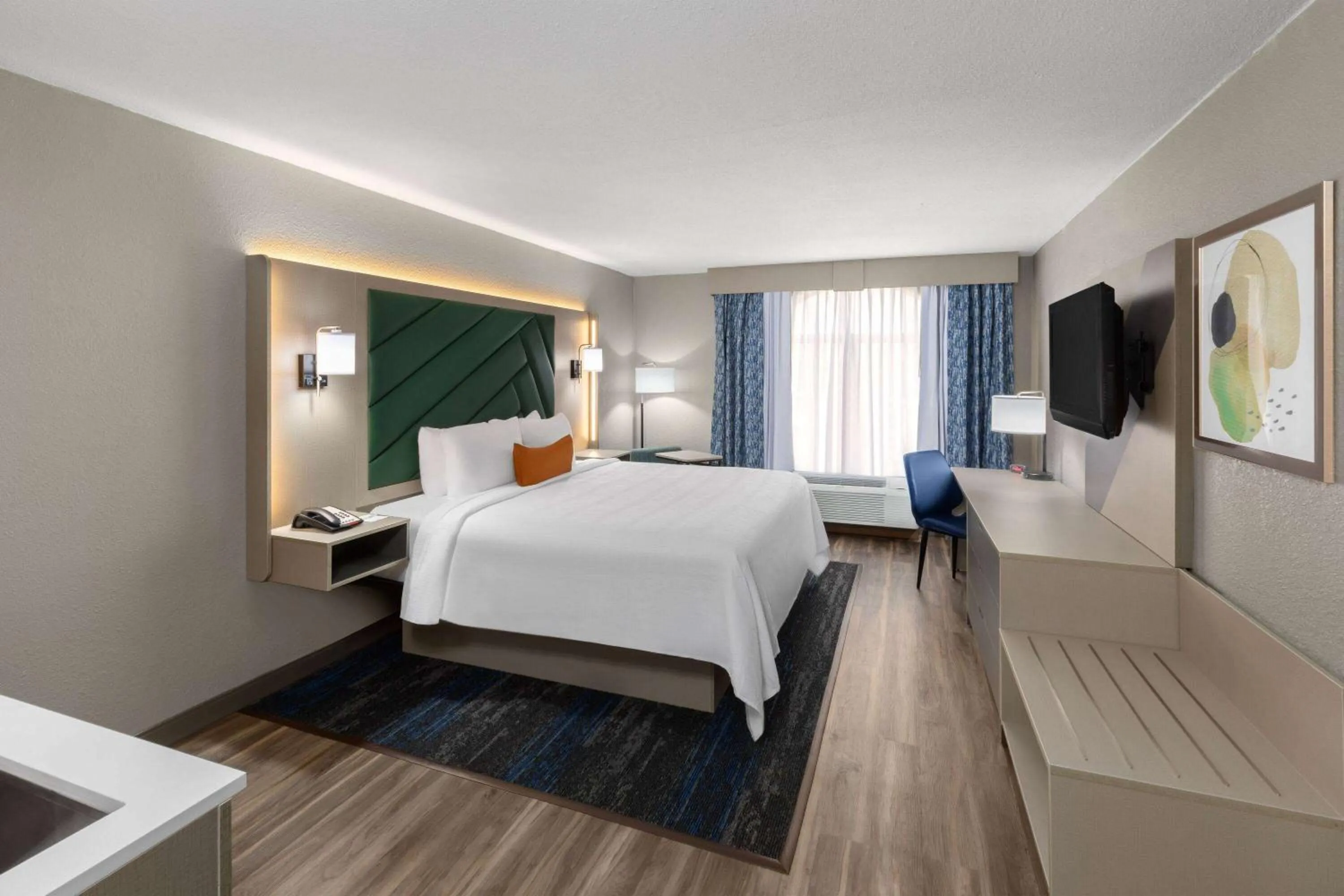 Photo of the whole room, Bed in Wingate by Wyndham Sulphur Near Lake Charles