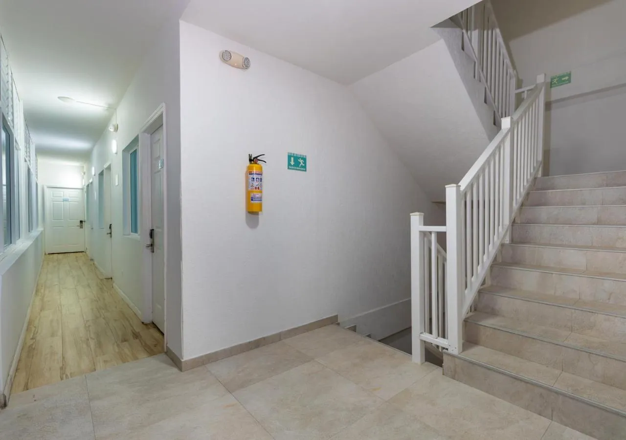 Facade/entrance in Aqualina Inn