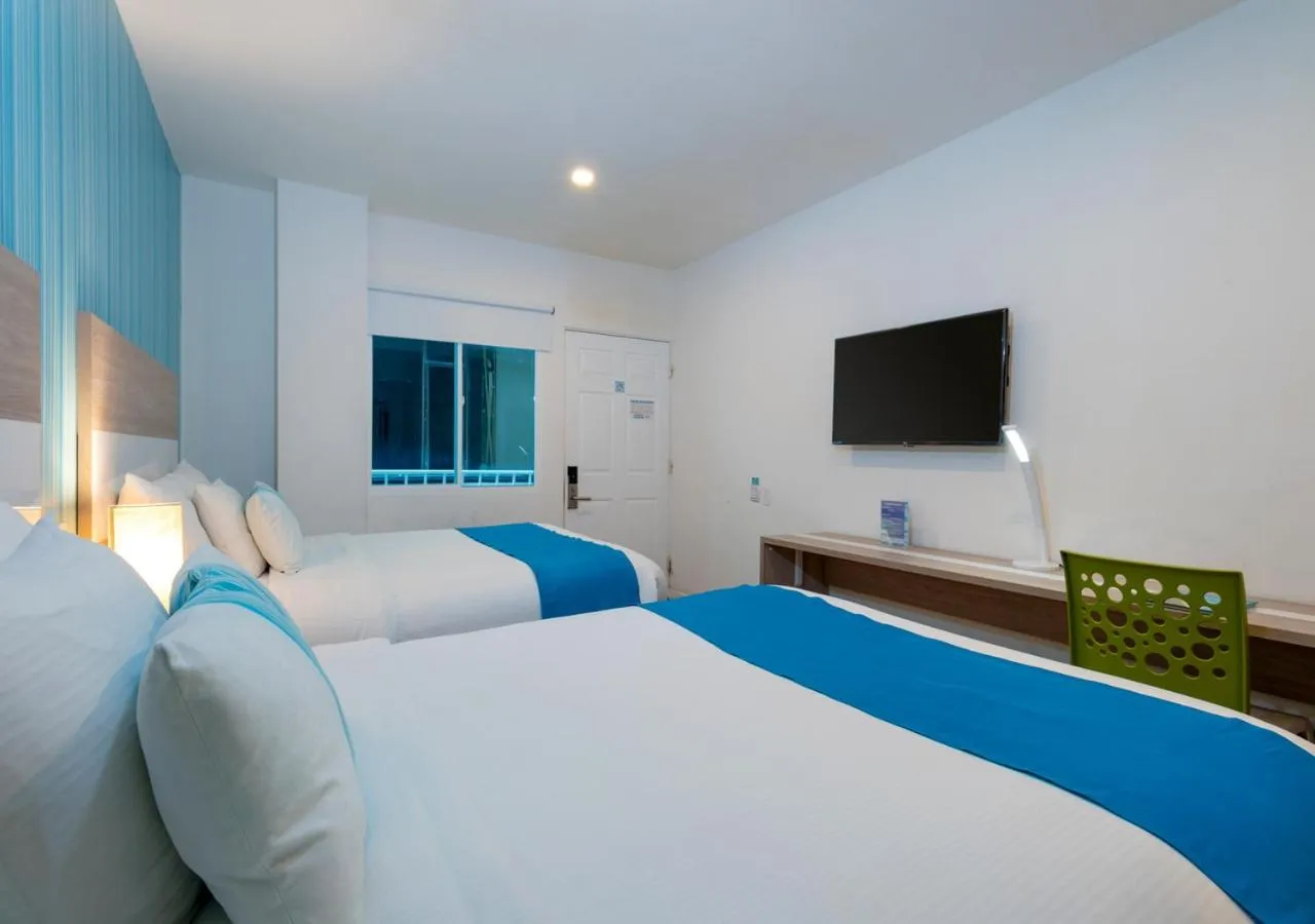 View (from property/room), Bed in Aqualina Inn