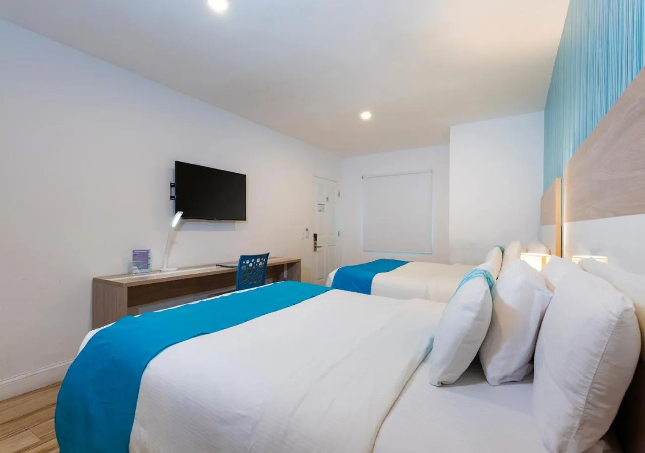 View (from property/room), Bed in Aqualina Inn