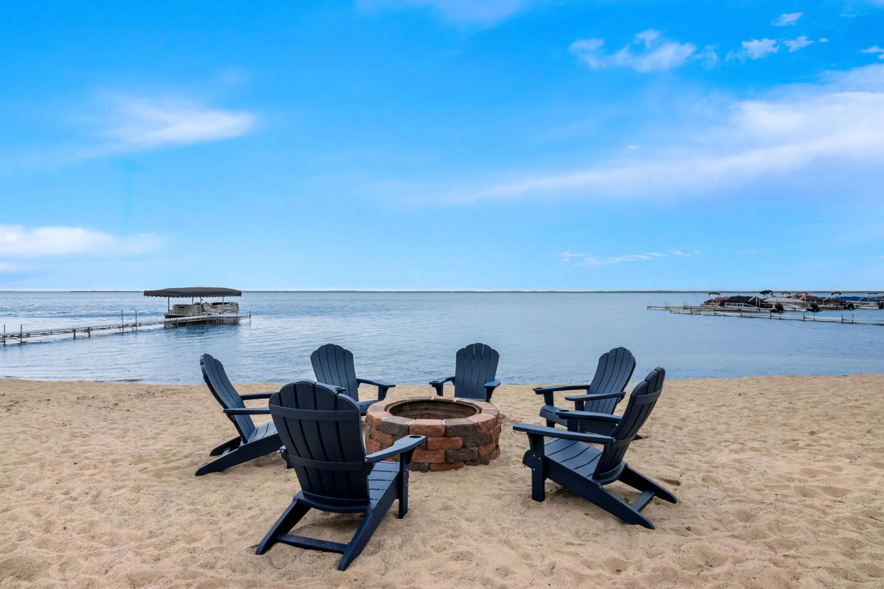 Beachfront Hotel Houghton Lake