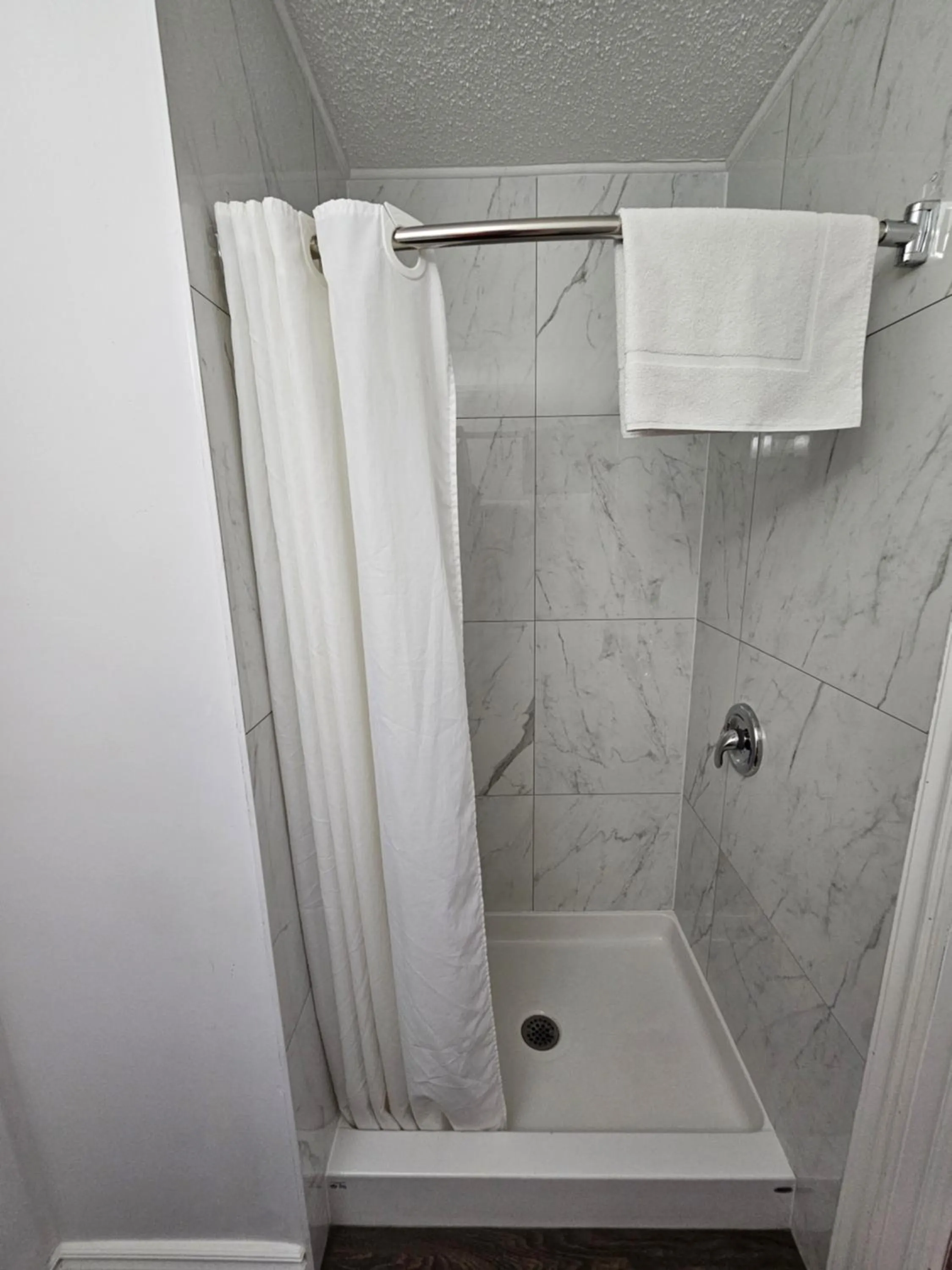 Shower in Huntsville Inn