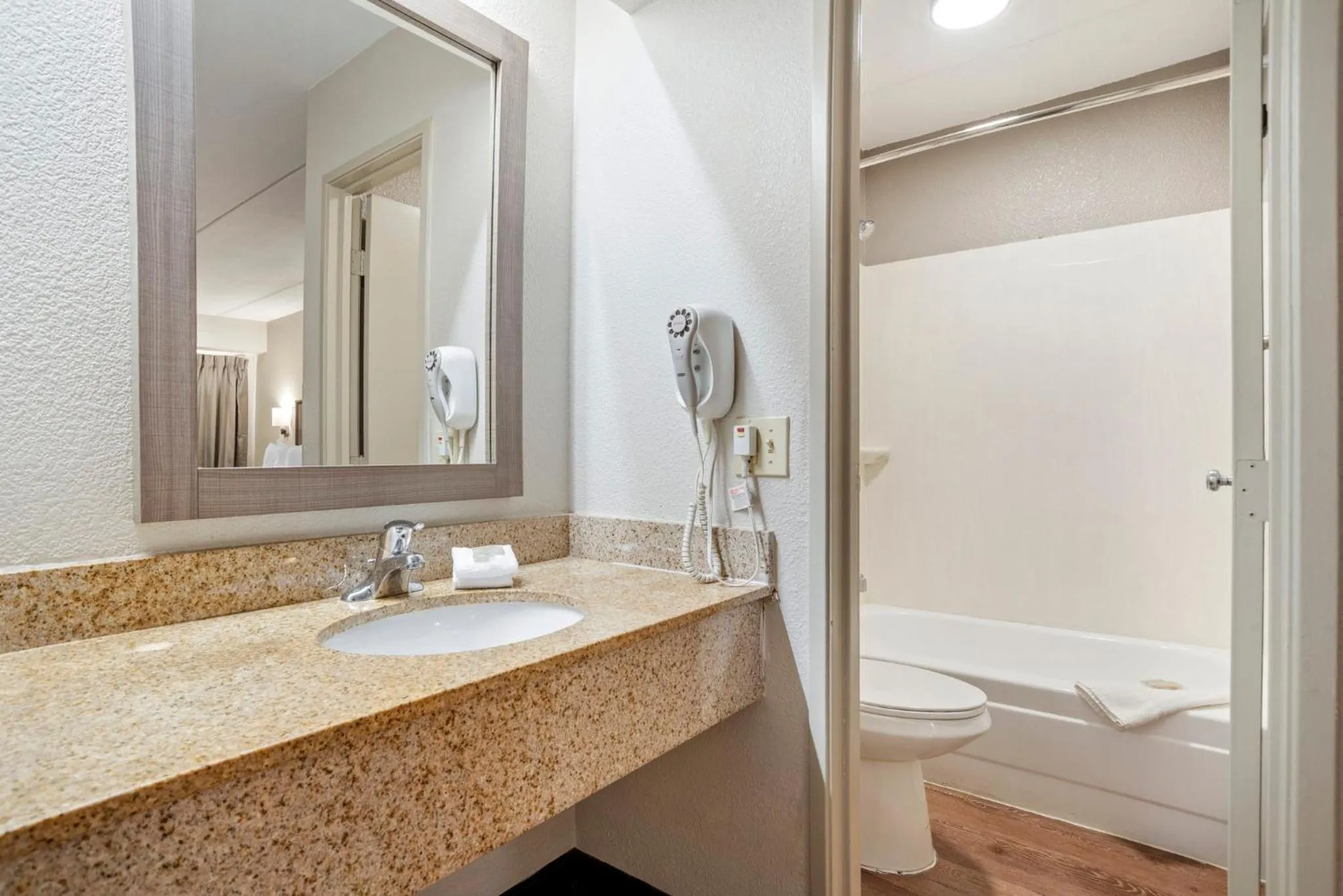 Bathroom in Red Roof Inn West Monroe