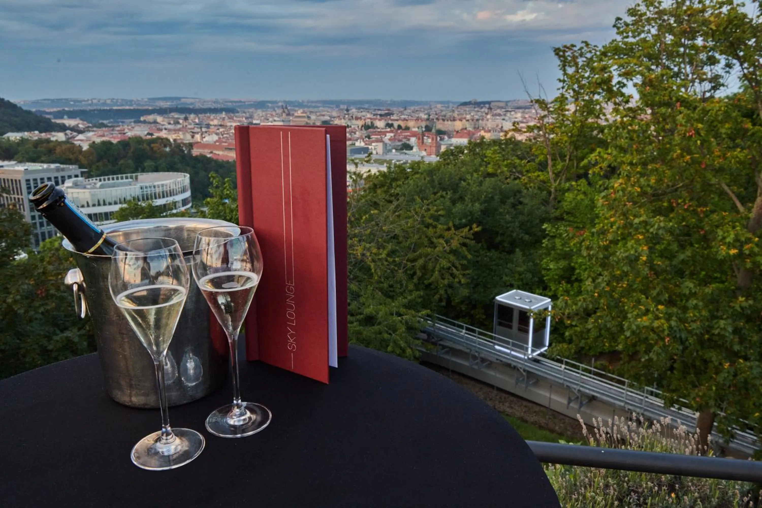 Lounge or bar in NH Collection Prague