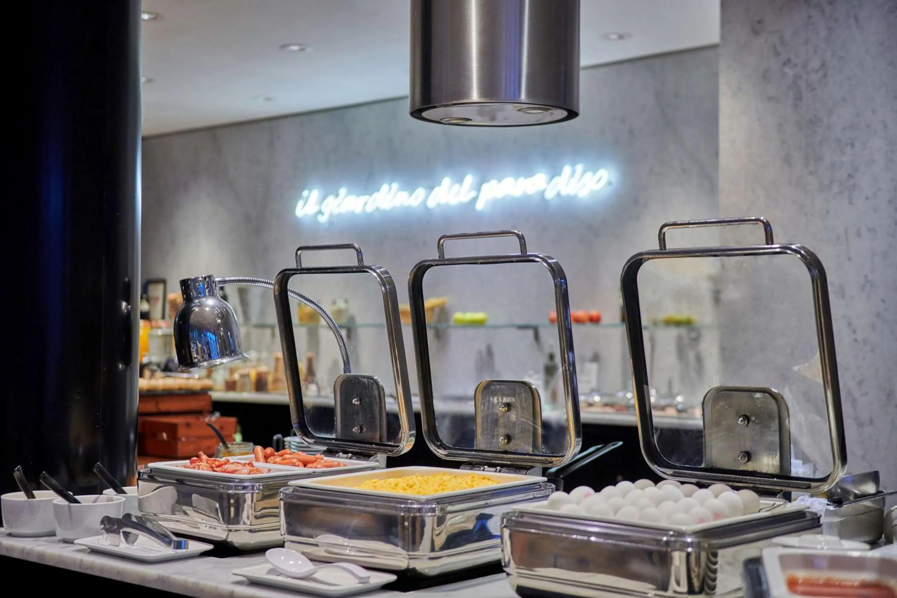 Breakfast in NH Collection Prague