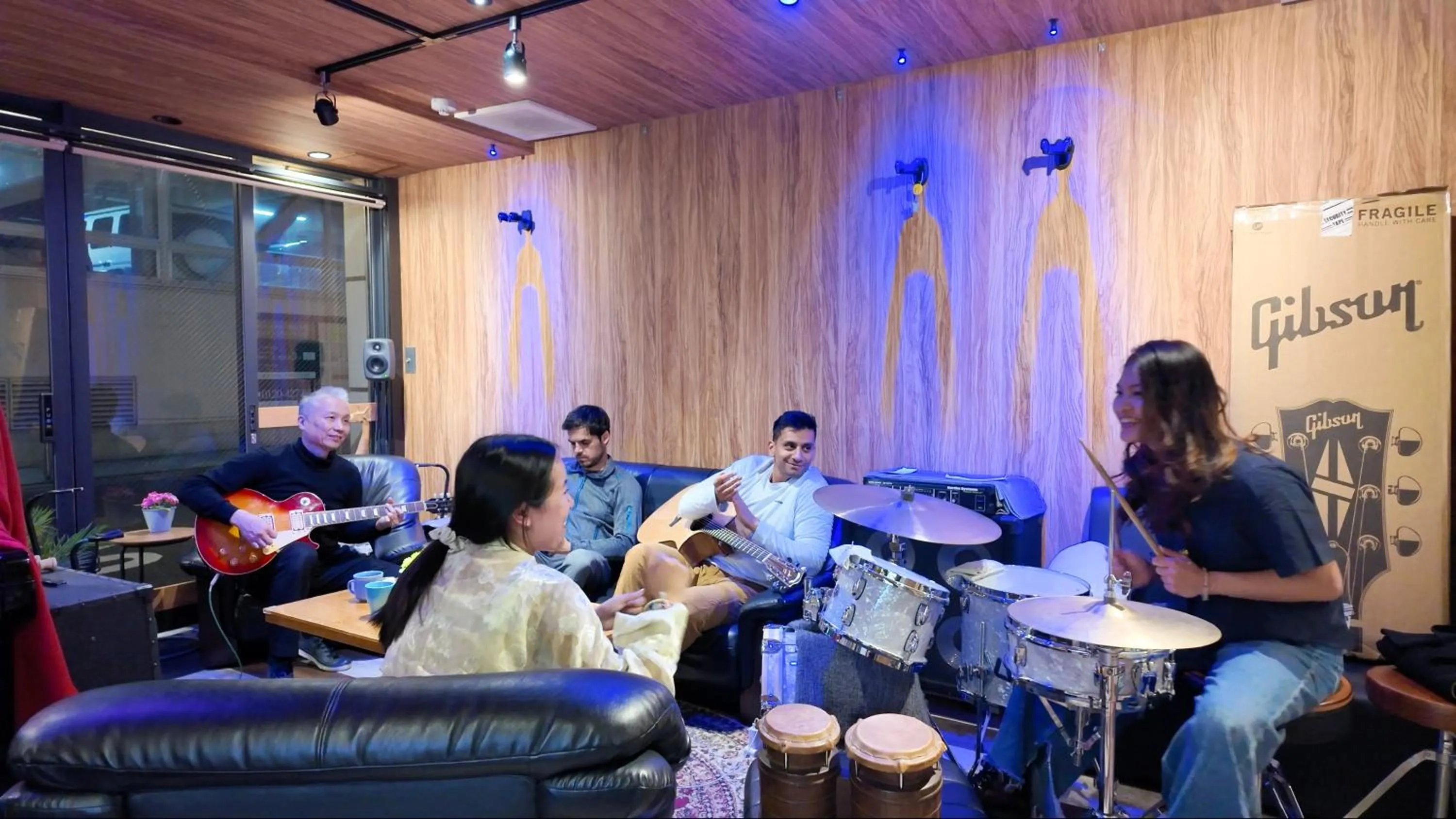 Communal lounge/ TV room in Feel Osaka Yu