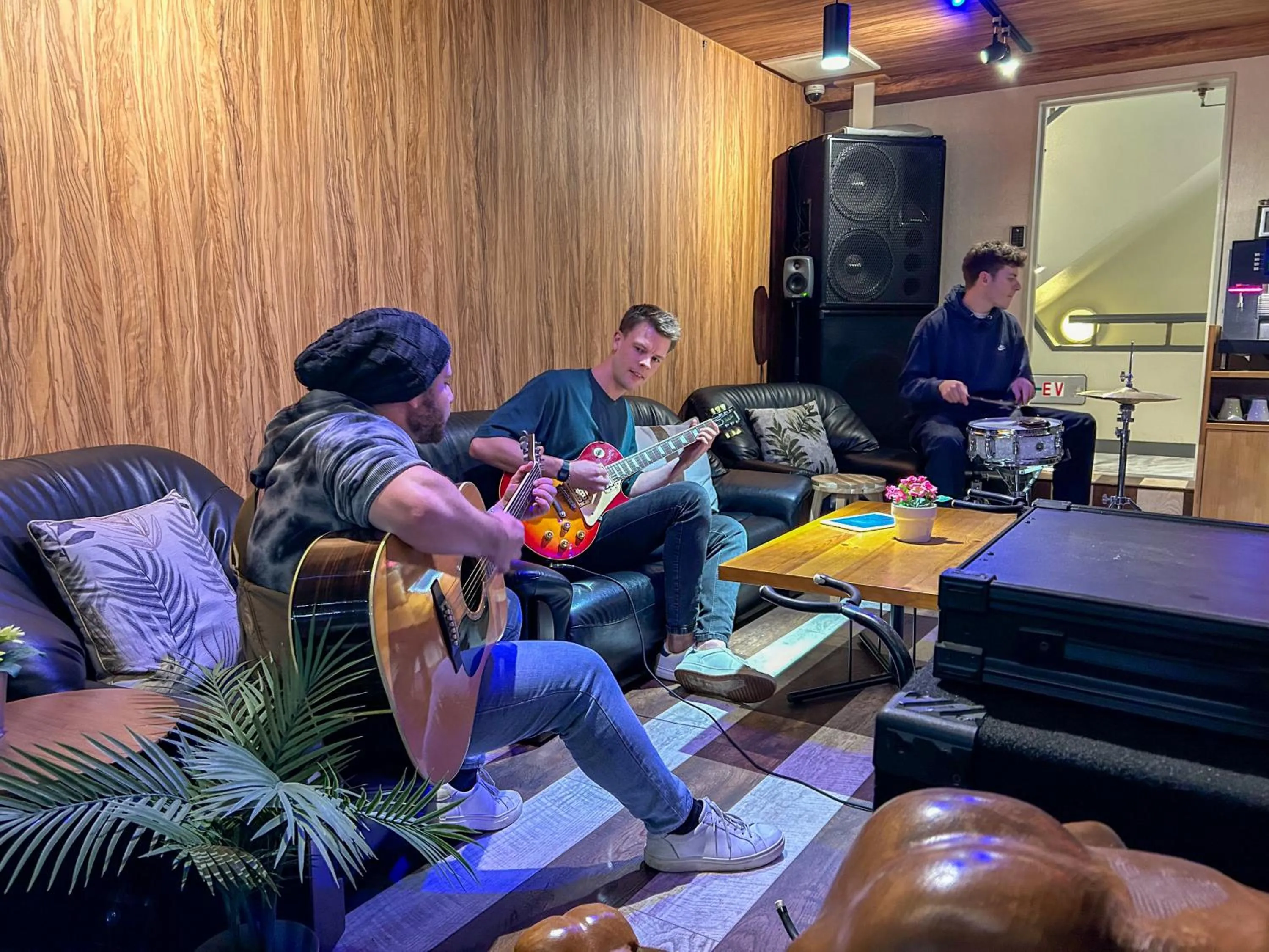 Communal lounge/ TV room in Feel Osaka Yu