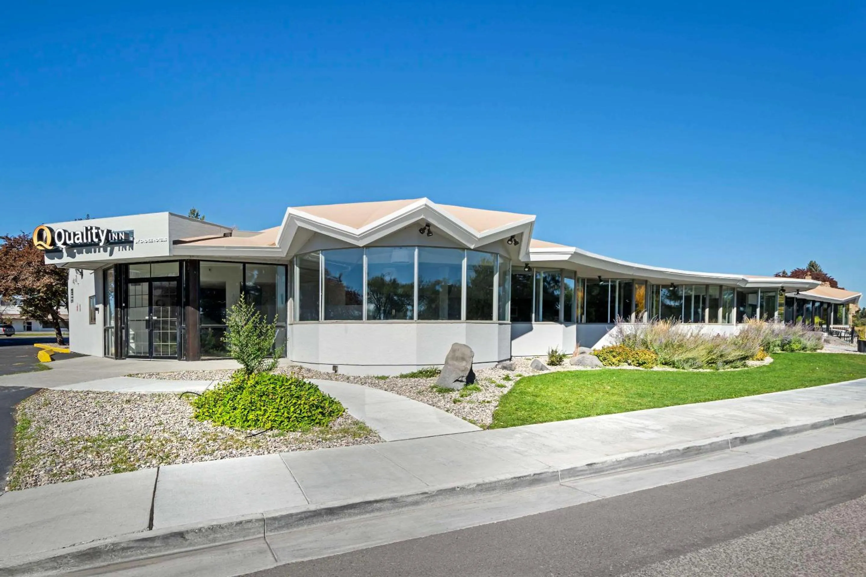 Property building in Quality Inn Idaho Falls
