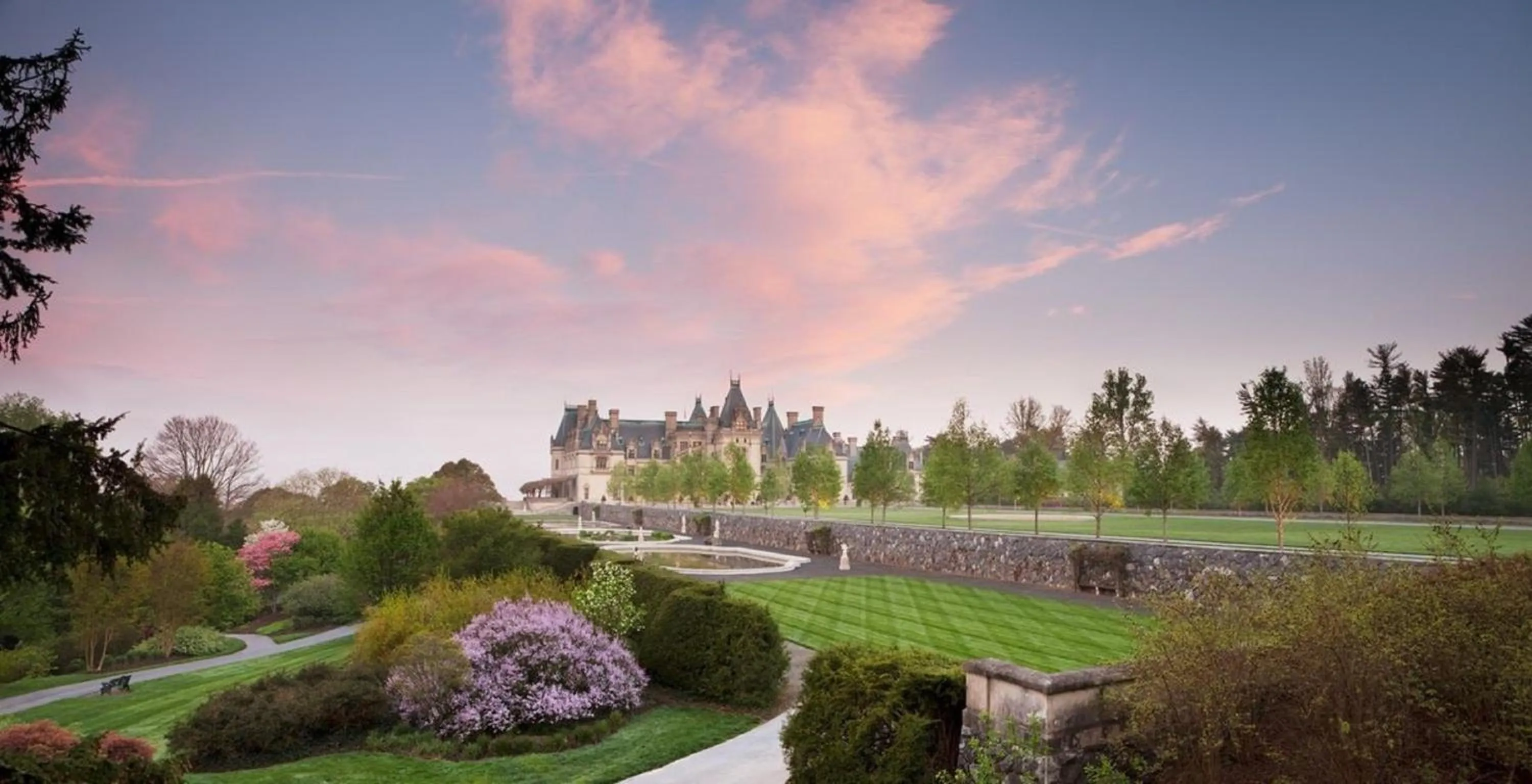 Natural landscape in Village Hotel on Biltmore Estate