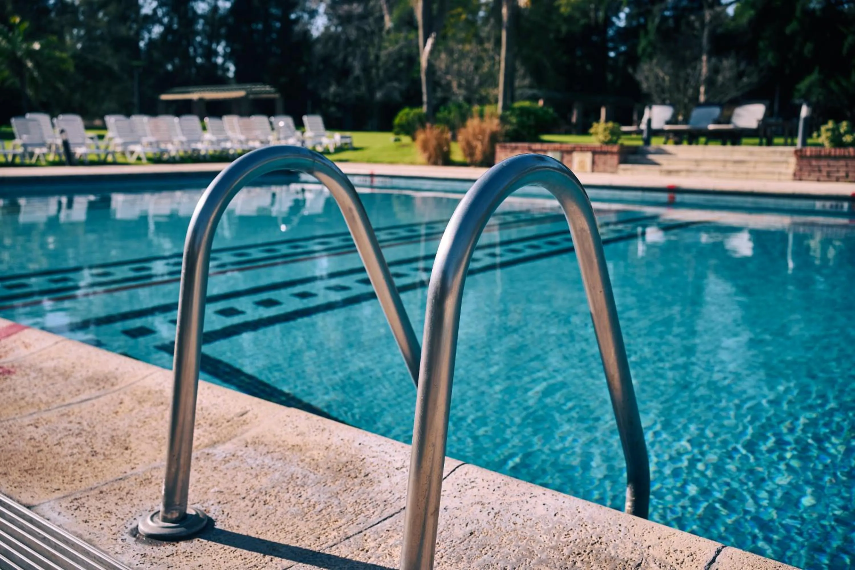 Swimming pool in Sheraton Pilar Hotel & Convention Center