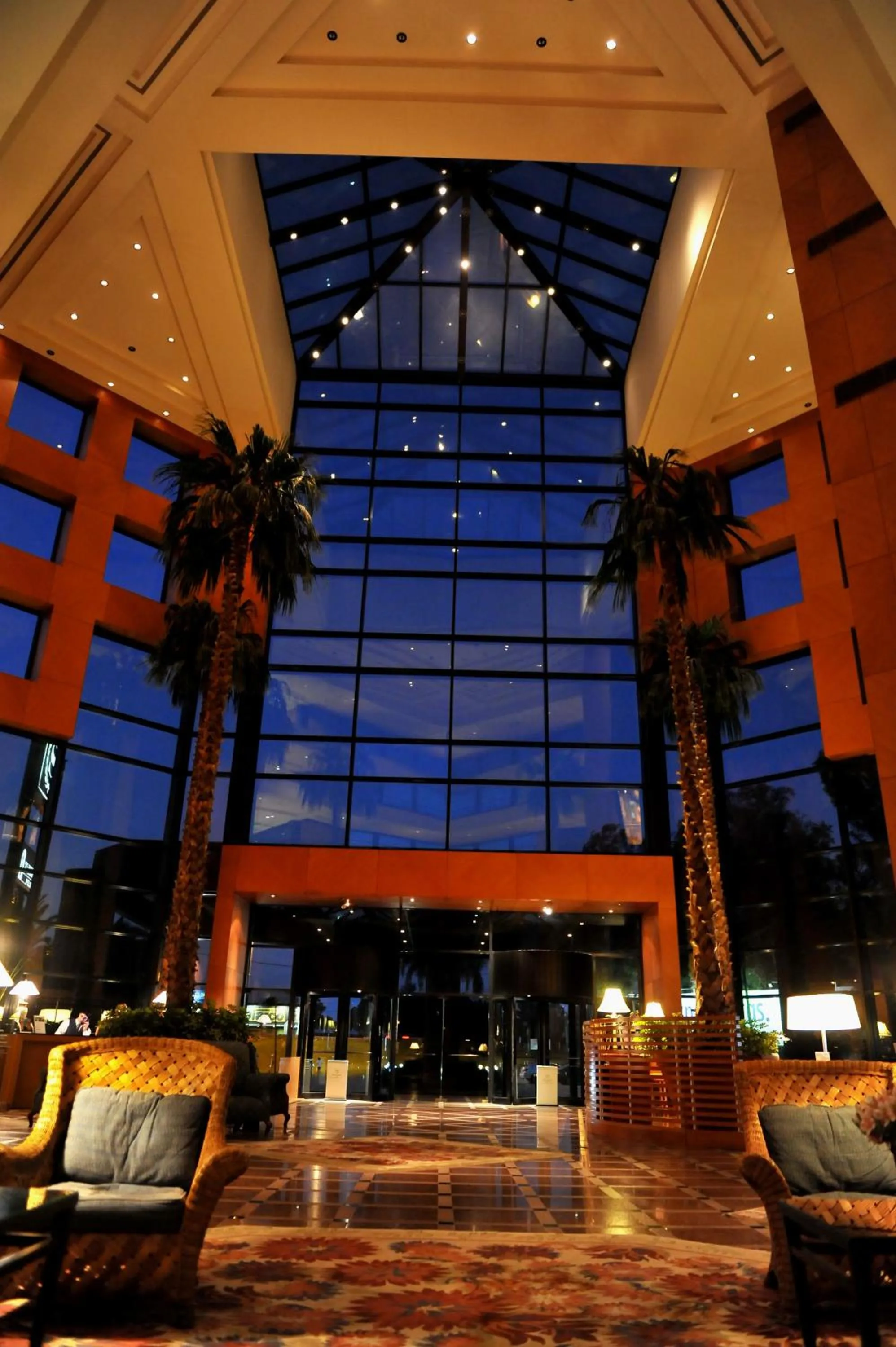 Night in Sheraton Pilar Hotel & Convention Center