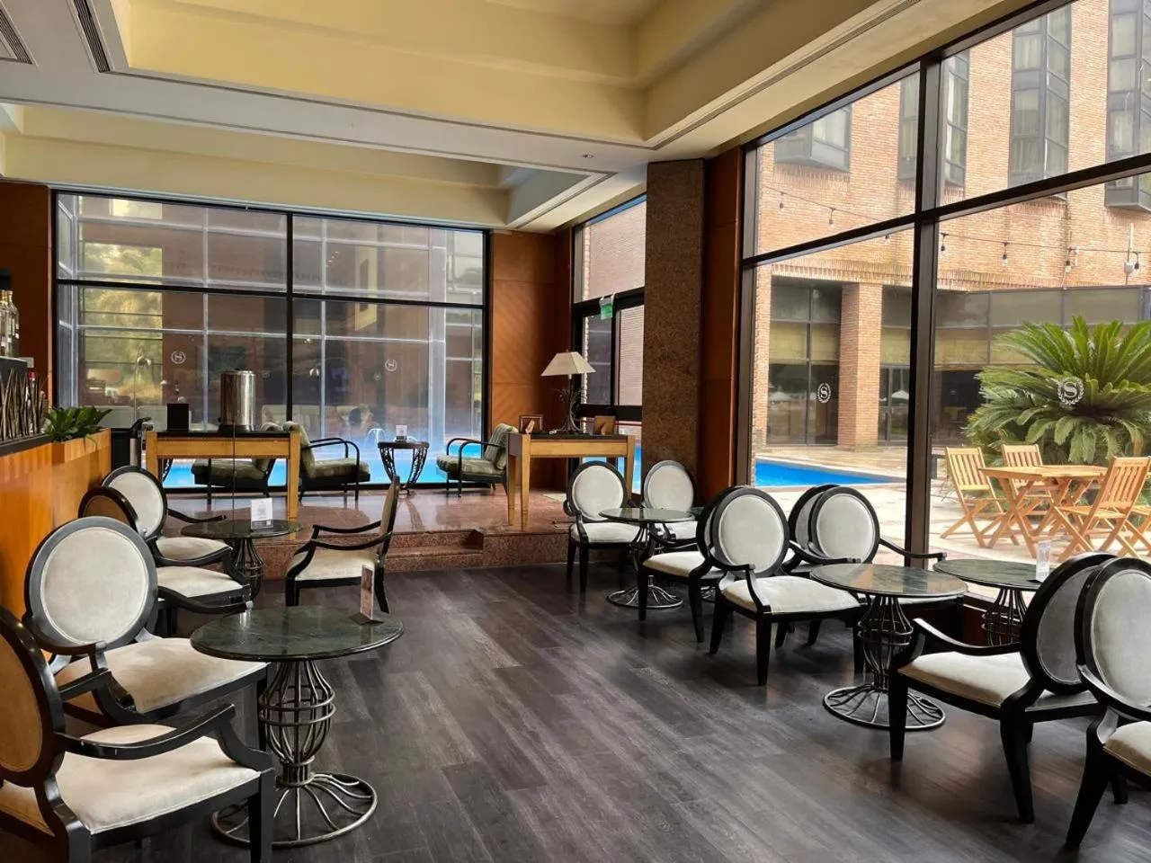 Lounge or bar in Sheraton Pilar Hotel & Convention Center