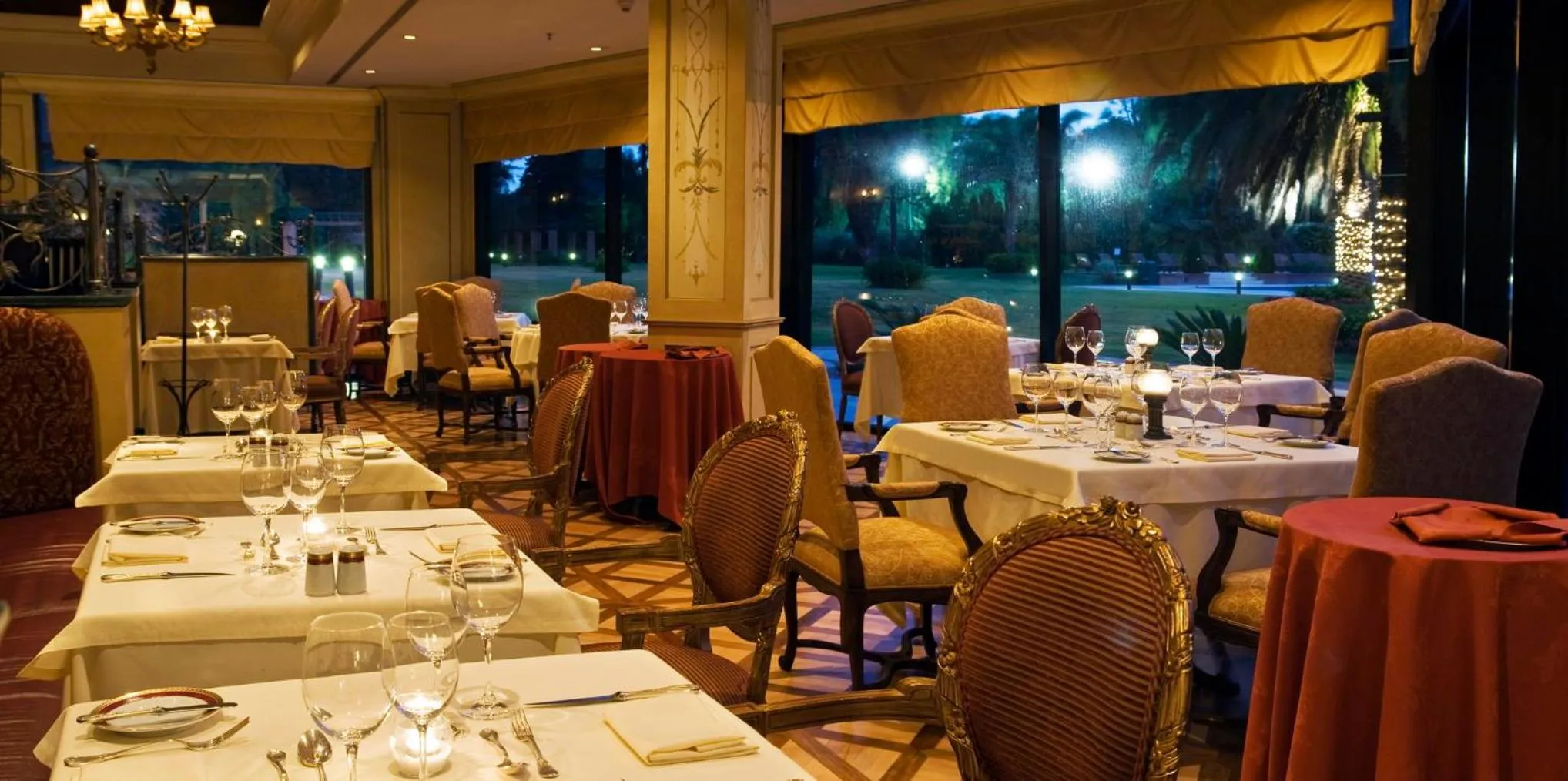 Restaurant/places to eat in Sheraton Pilar Hotel & Convention Center