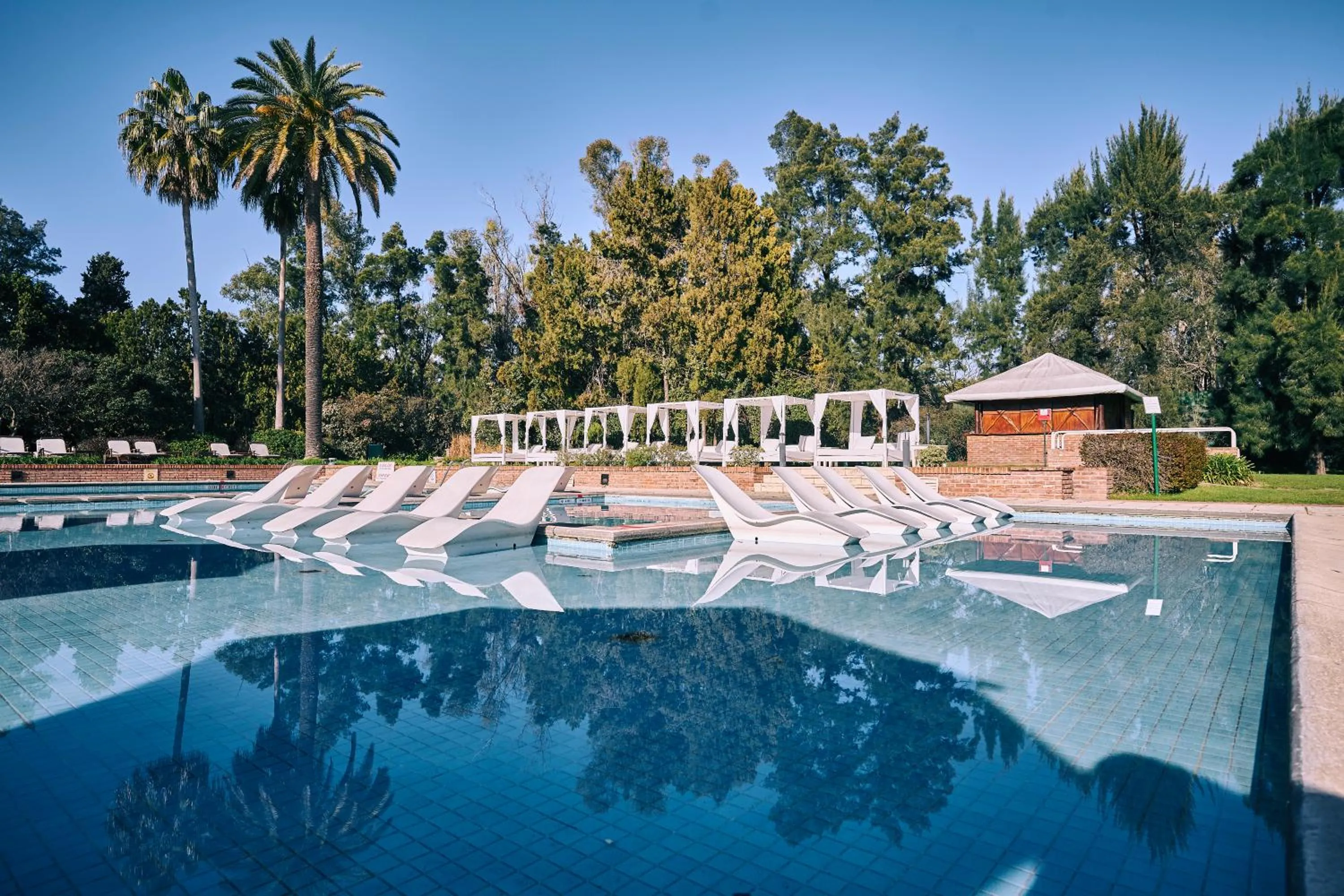 Swimming pool in Sheraton Pilar Hotel & Convention Center