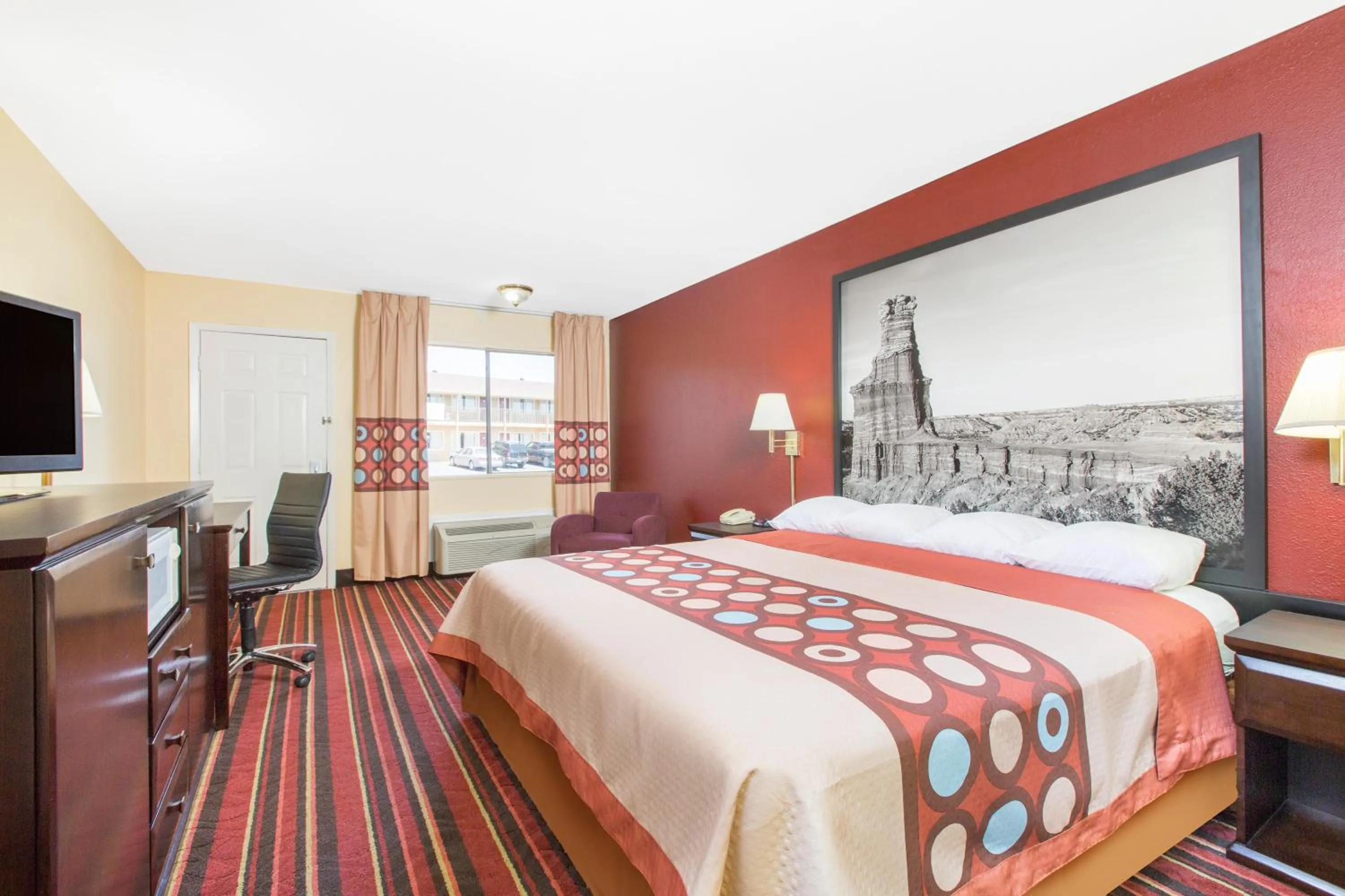 Bedroom, Bed in Super 8 by Wyndham Temple S General Bruce