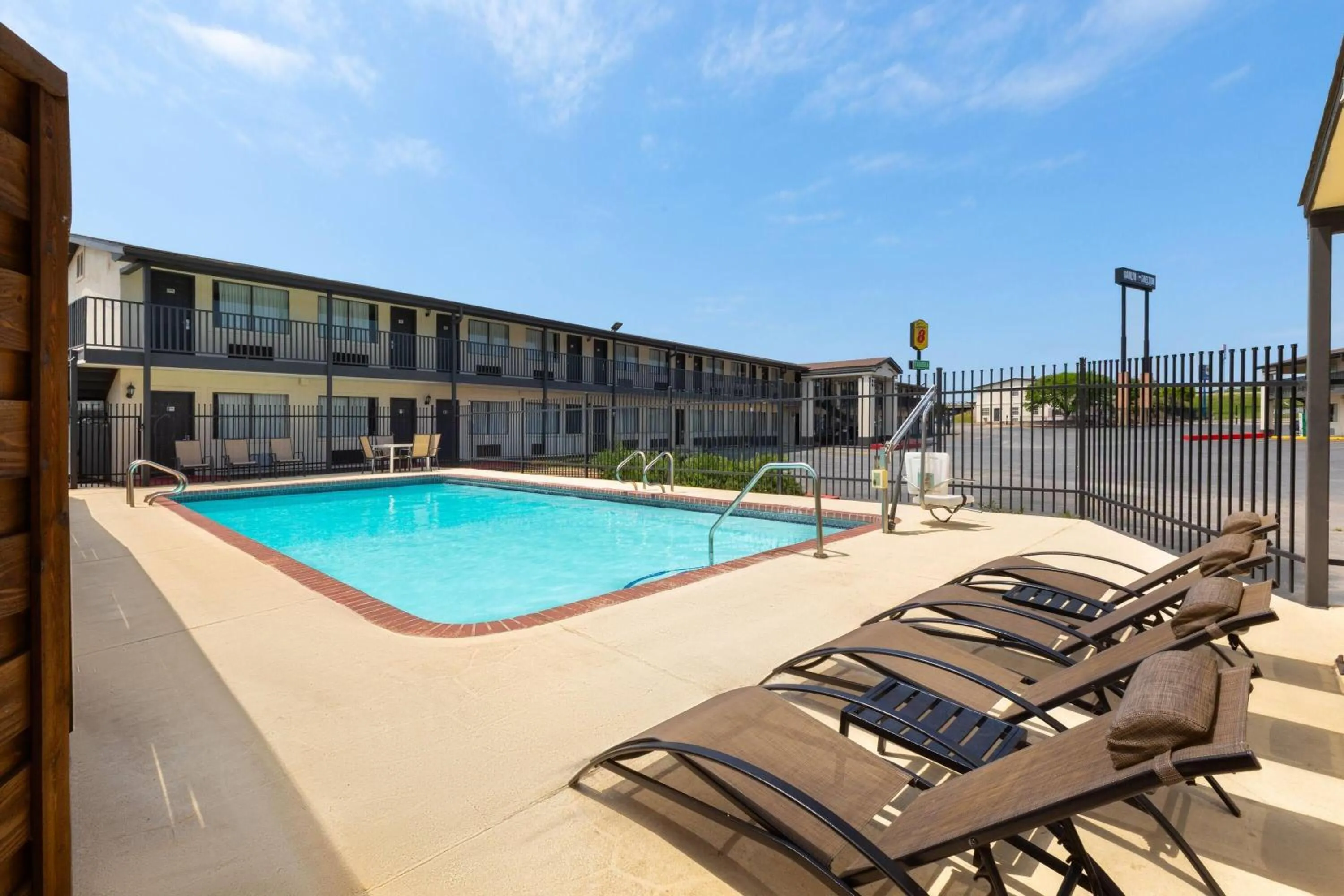 Swimming pool in Super 8 by Wyndham Temple S General Bruce