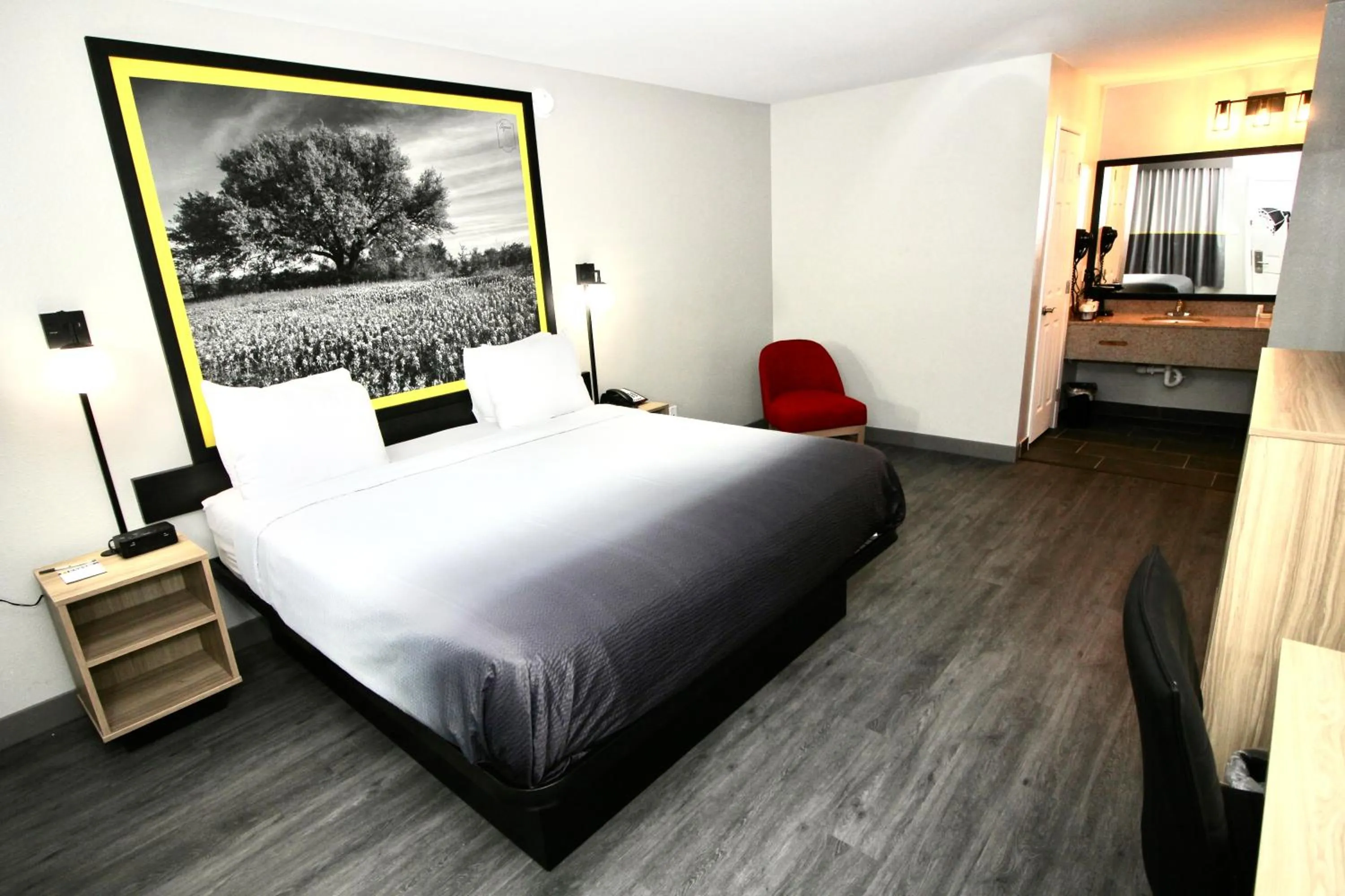 Bed in Super 8 by Wyndham Temple S General Bruce