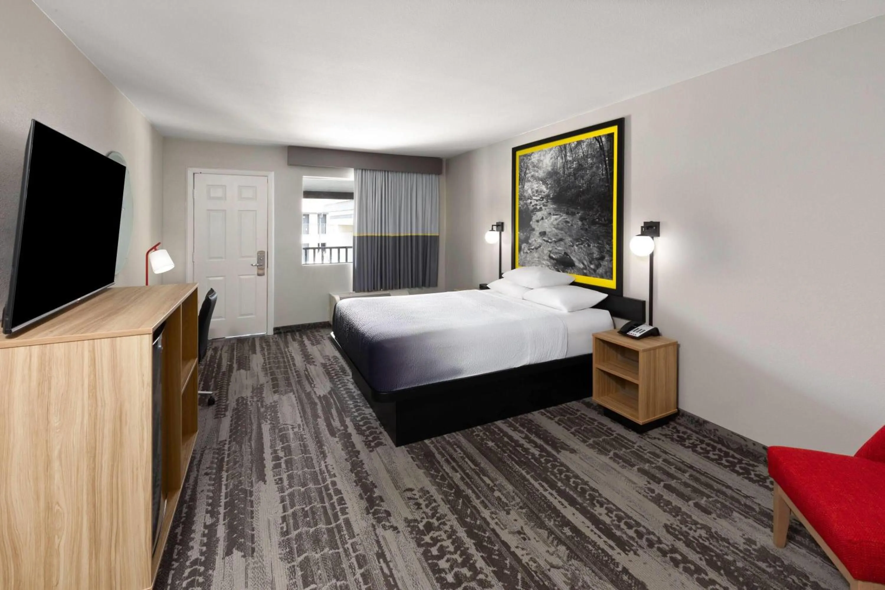 Photo of the whole room, Bed in Super 8 by Wyndham Temple S General Bruce