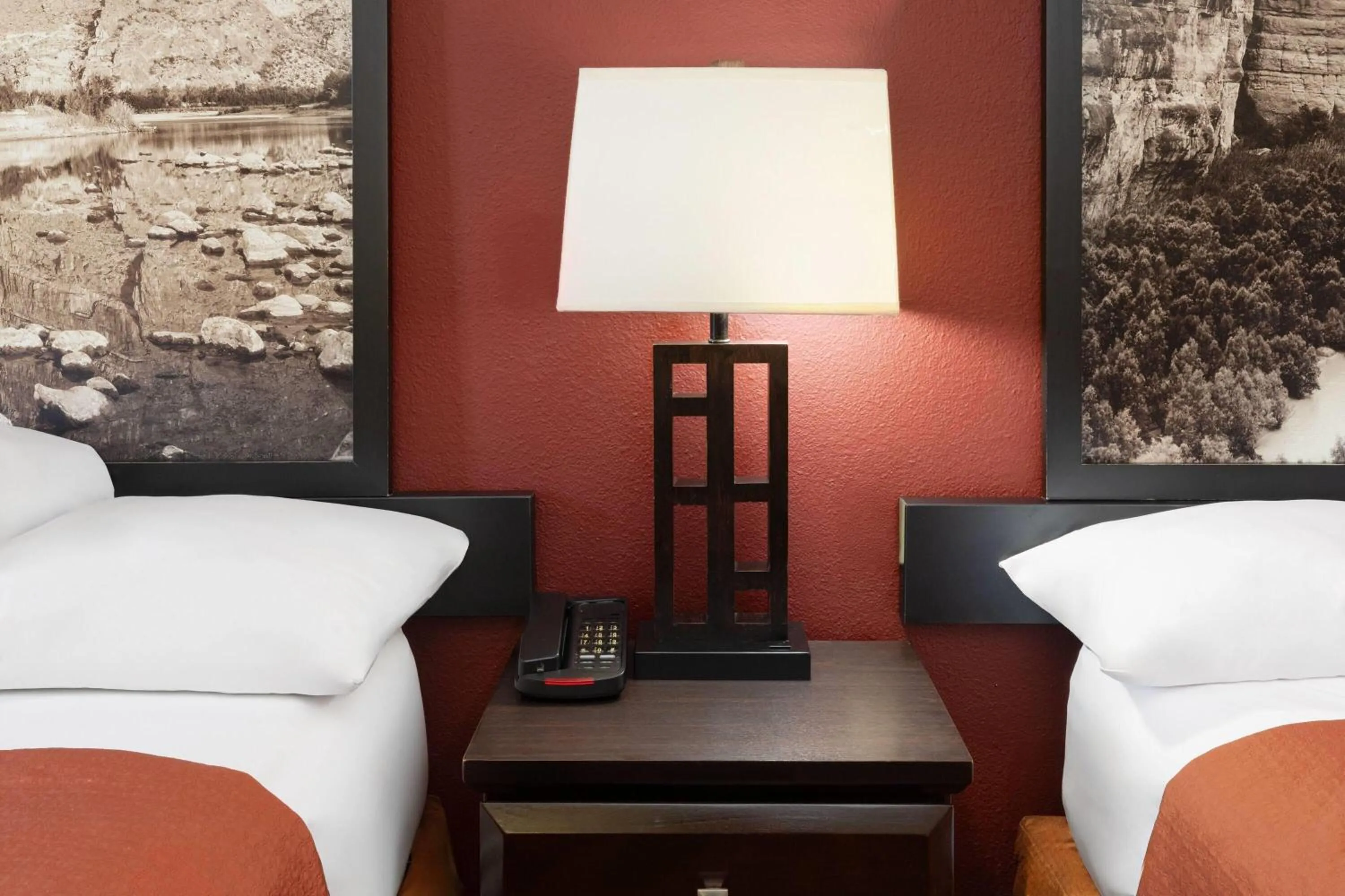 Photo of the whole room, Bed in Super 8 by Wyndham Temple S General Bruce