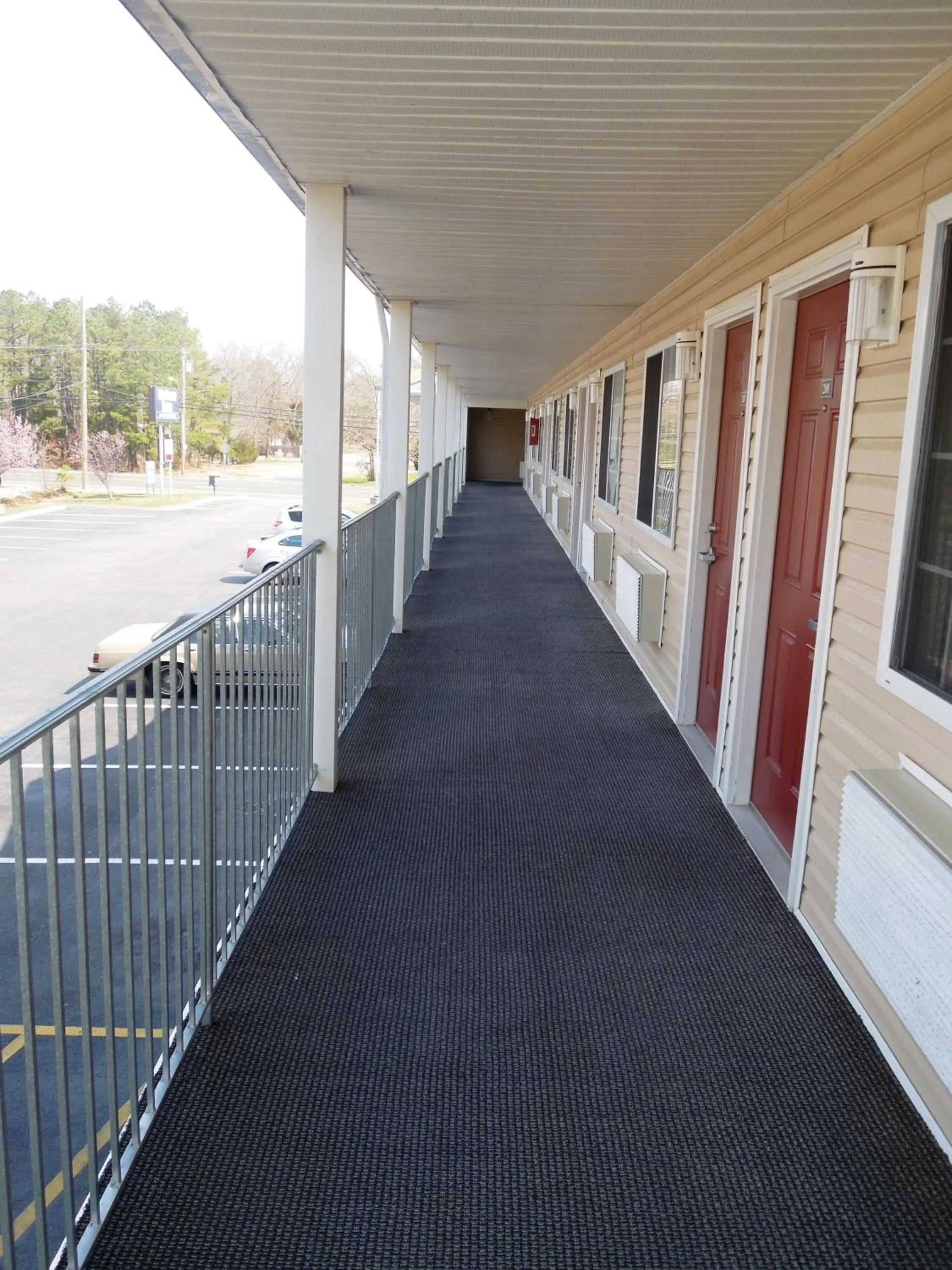 Facade/entrance in Atrium Inn & Suites