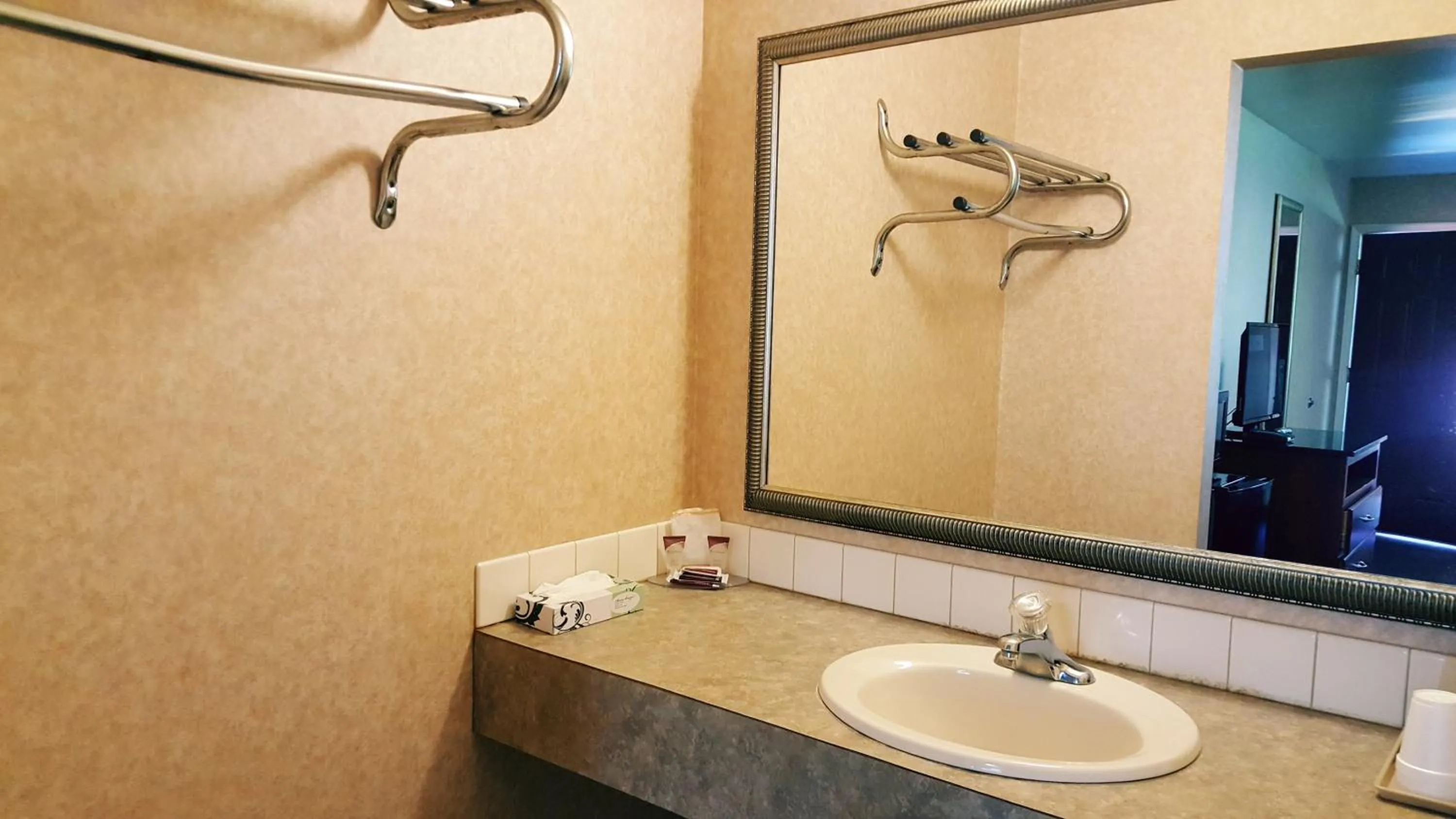 Area and facilities in Atrium Inn & Suites