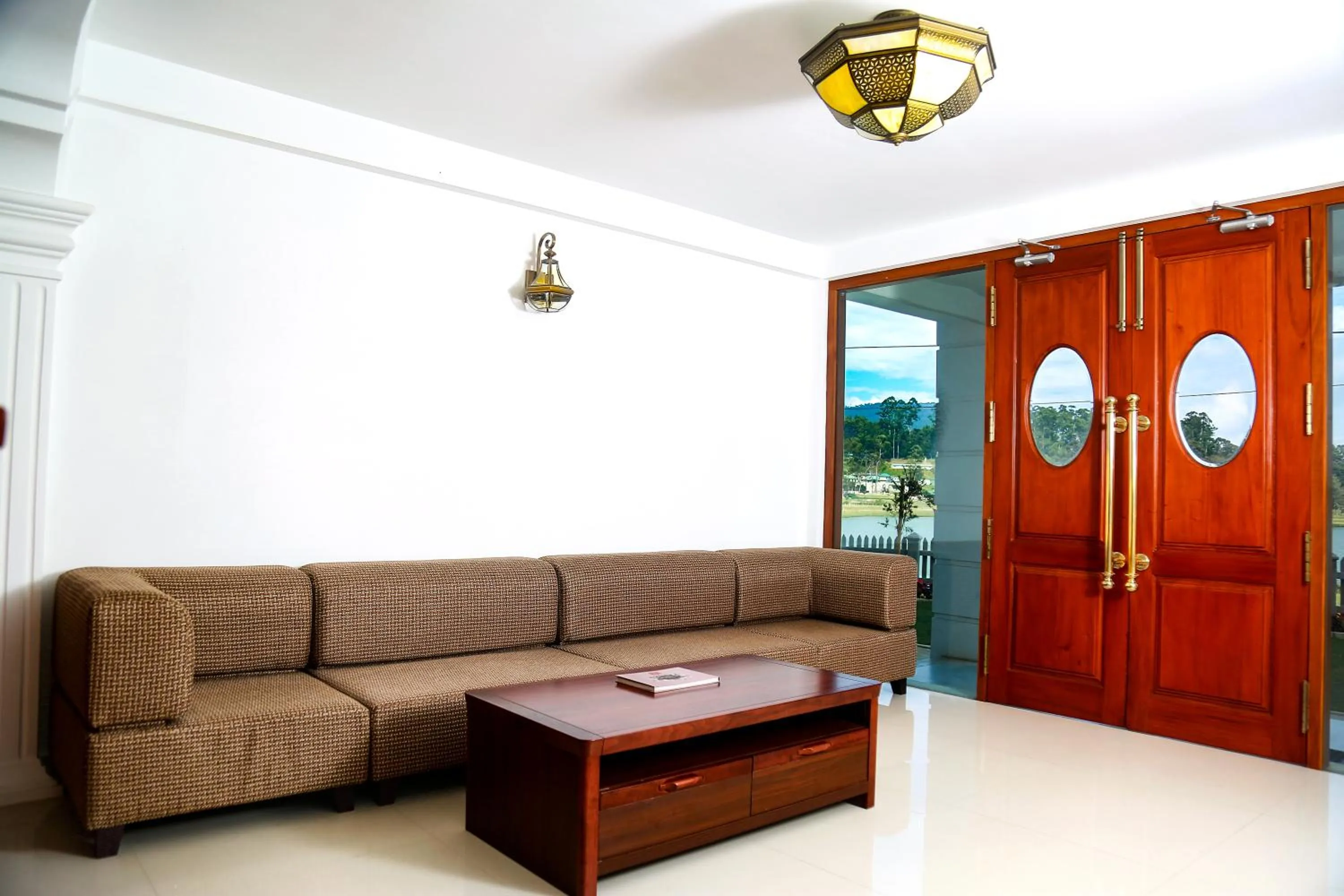 Facade/entrance in Royal Lake Hotel