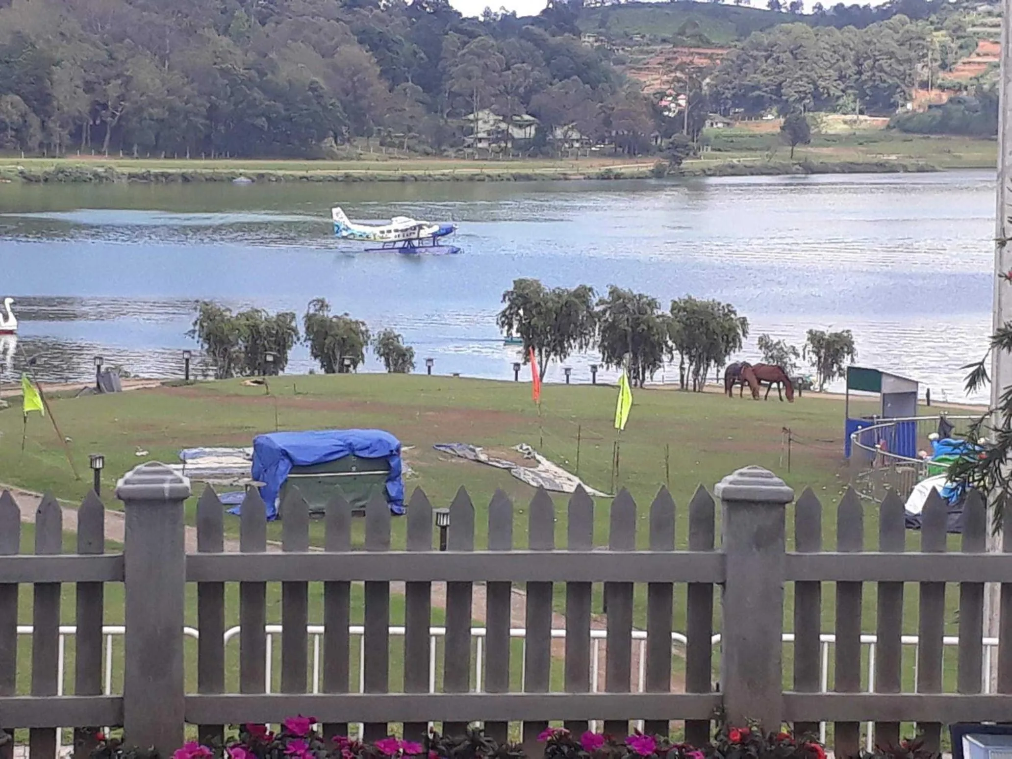 Neighbourhood in Royal Lake Hotel