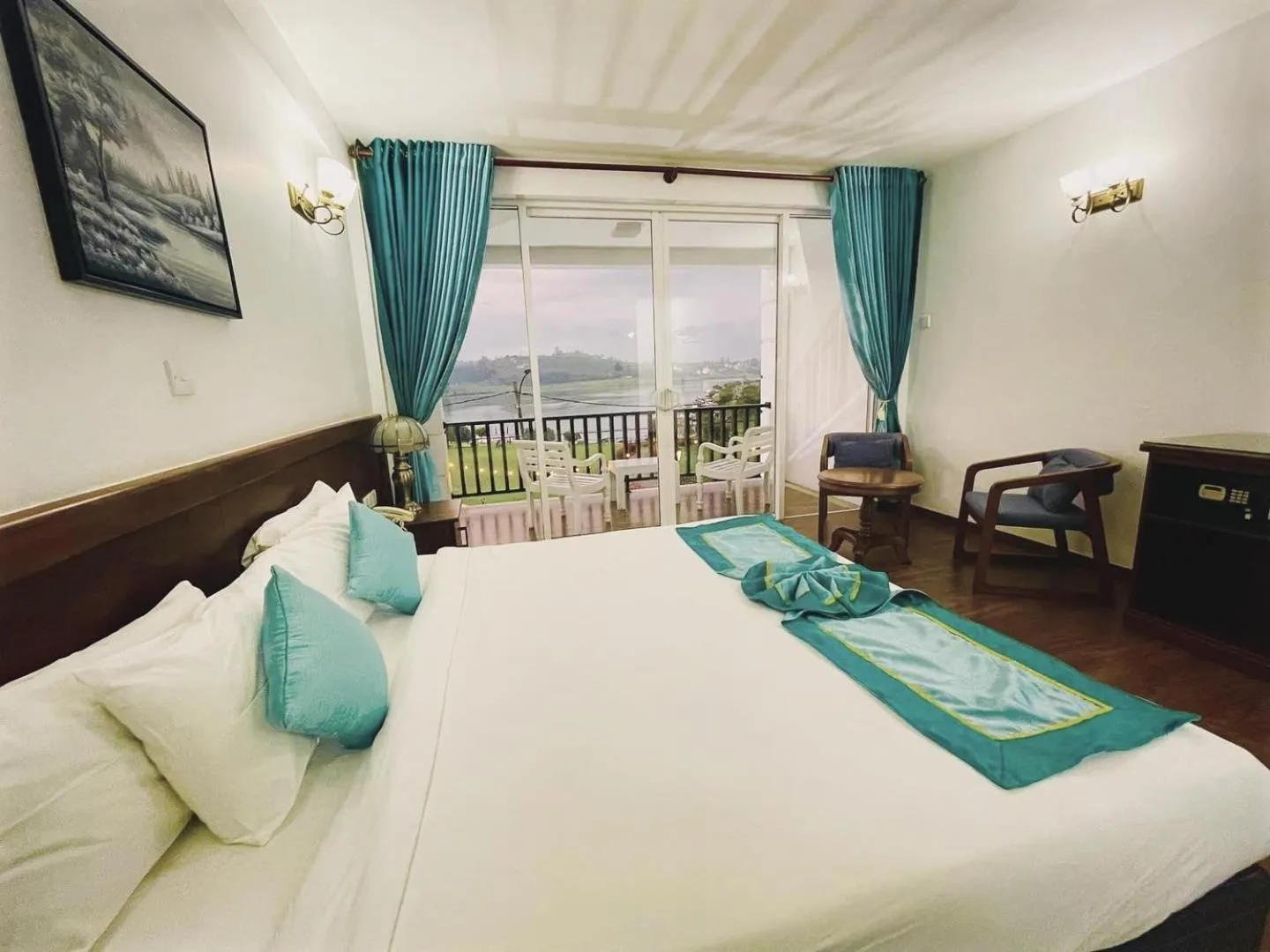 Bed in Royal Lake Hotel