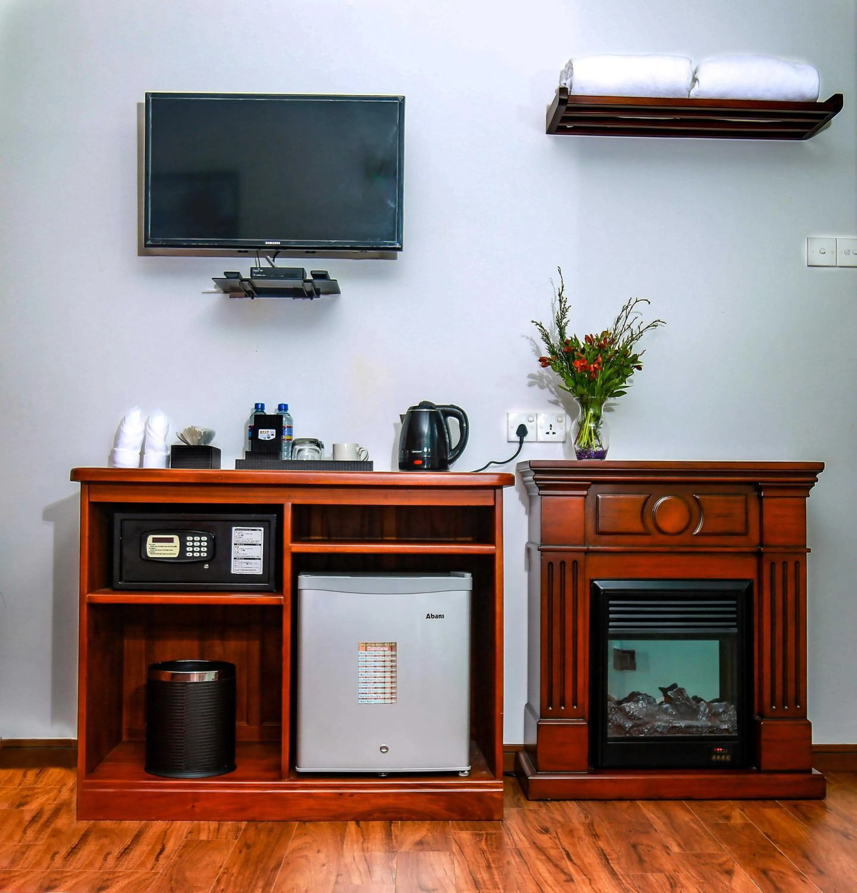 Coffee/tea facilities in Royal Lake Hotel