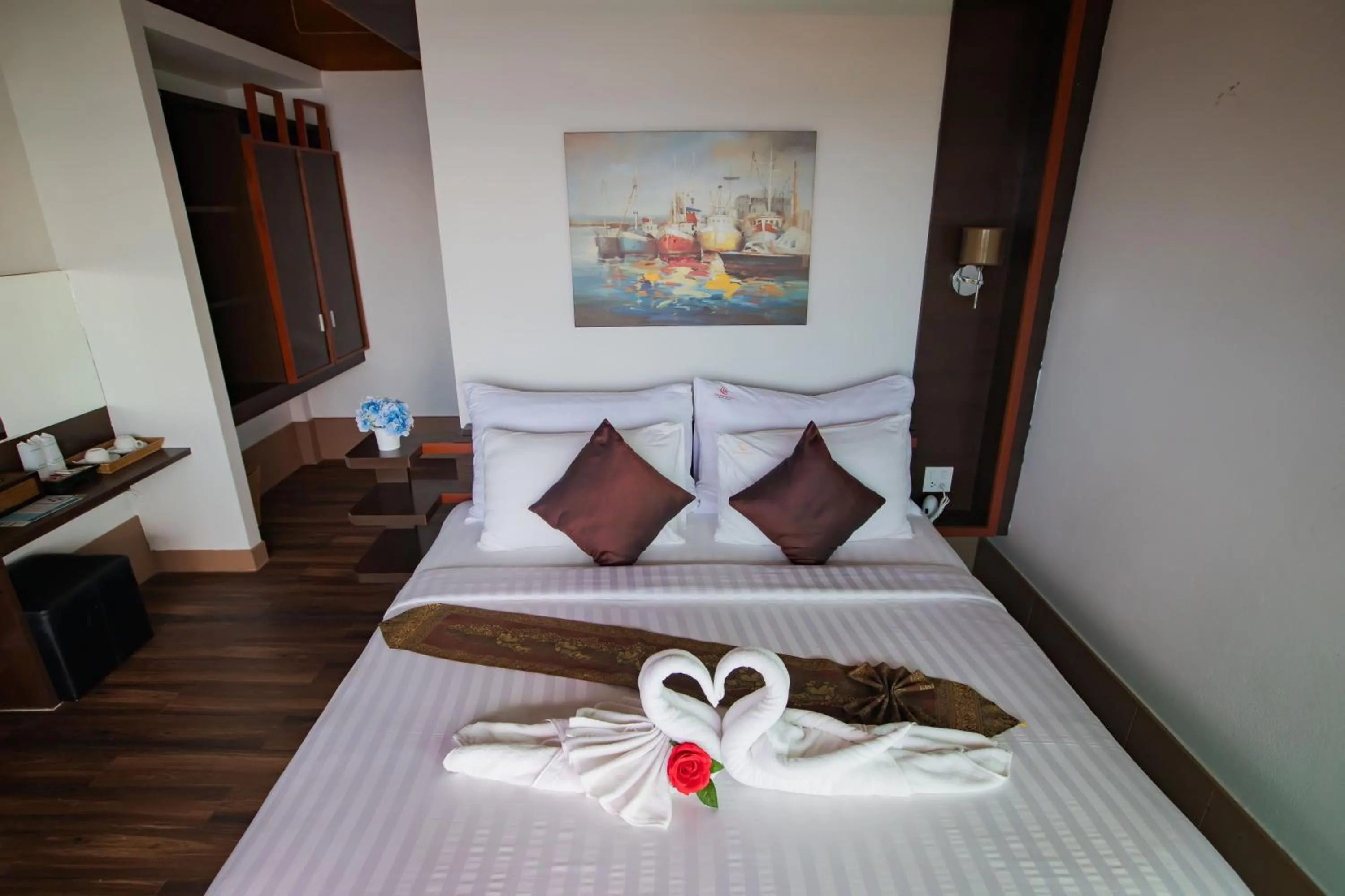 Bed in Chareena Hill Beach Resort