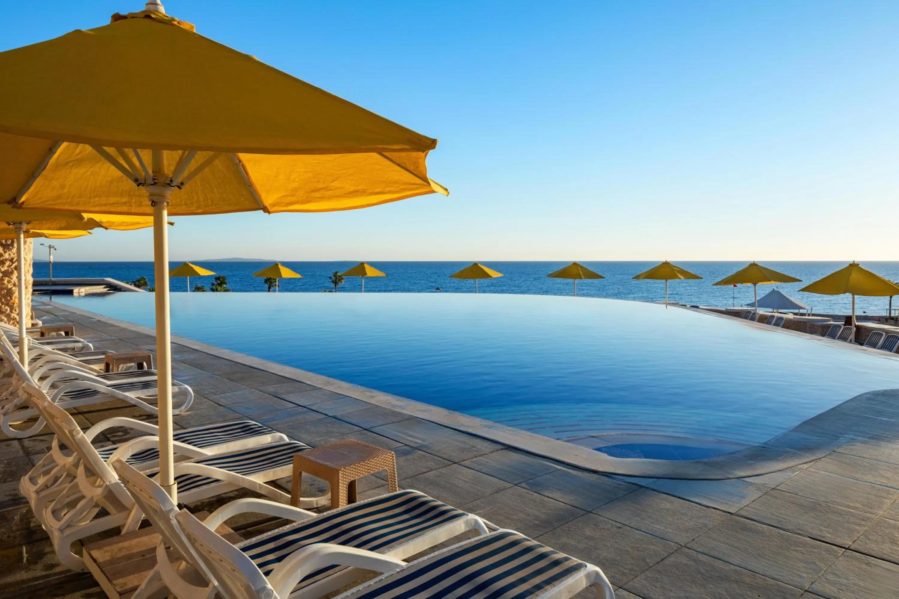 Swimming pool in Pickalbatros Citadel Resort Sahl Hasheesh