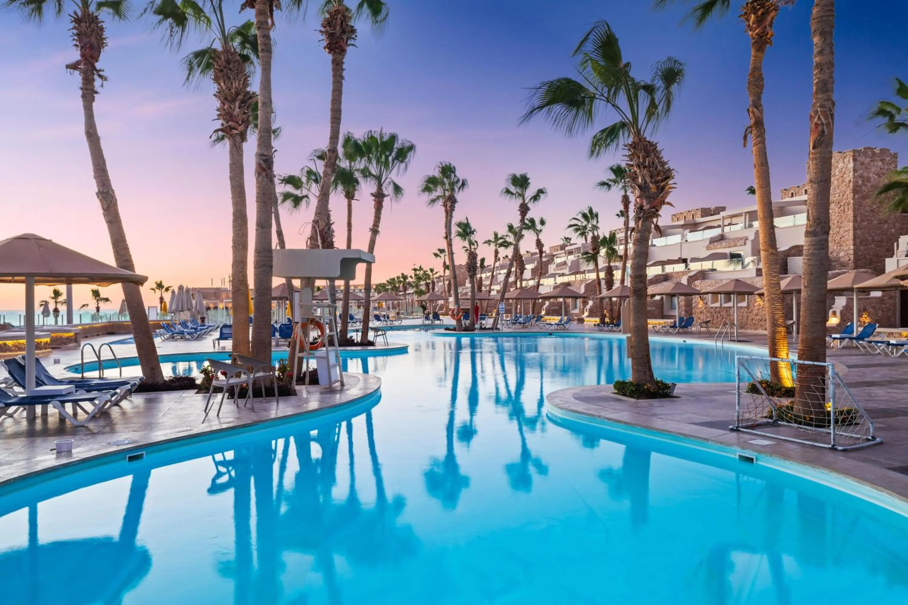 Swimming pool in Pickalbatros Citadel Resort Sahl Hasheesh